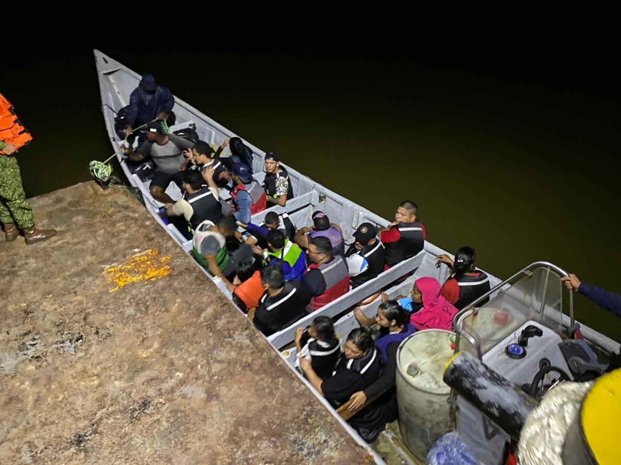 Encuentran a 19 venezolanos que naufragaron en el Golfo de Urabá