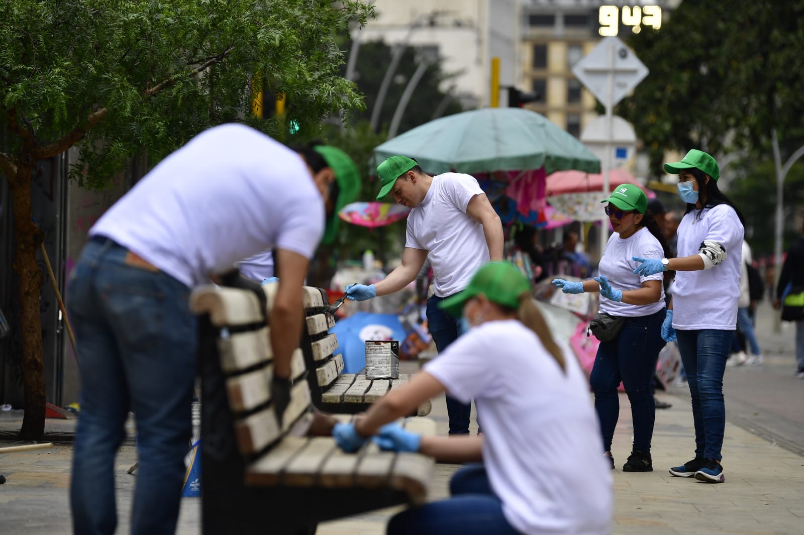 El Centro Vive: ciudadanos y funcionarios se sumaron a la campaña por recuperar el centro de Bogotá