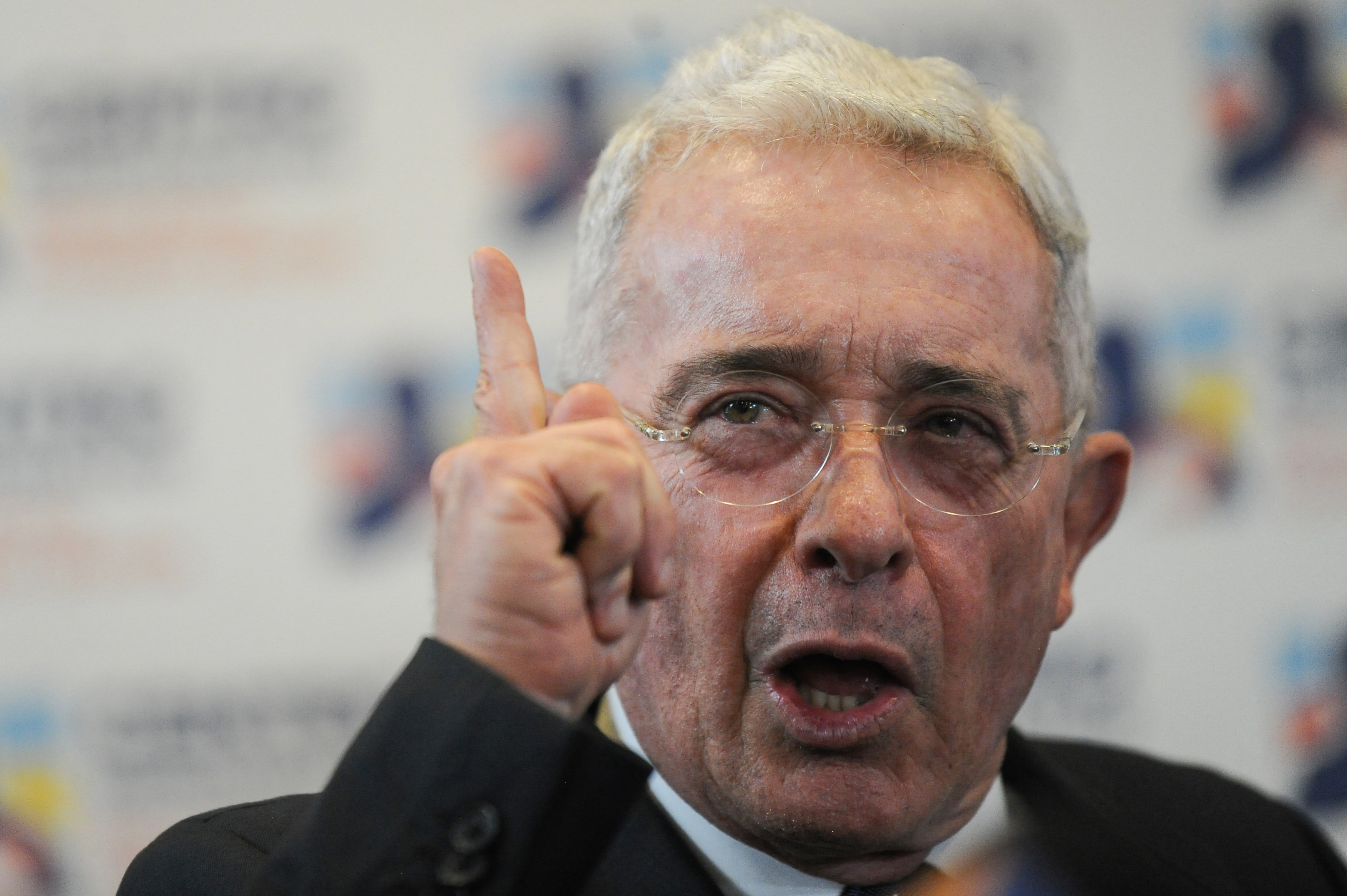 Álvaro Uribe hablará sobre su llamado a juicio tras horas de silencio