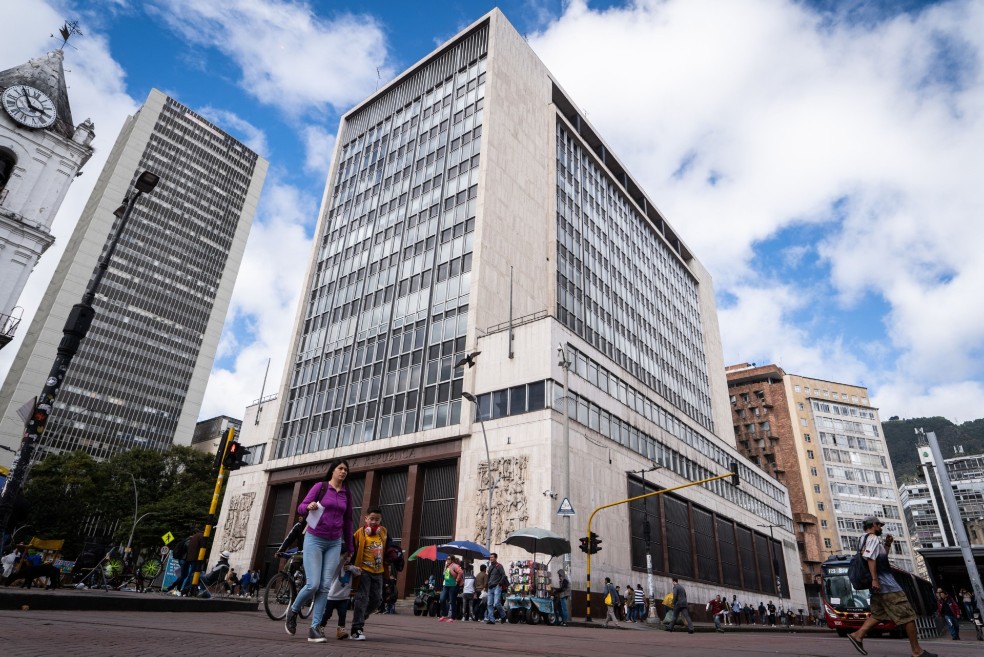 Banrep mantiene tasas de interés, pese a los pedidos de empresarios y Gobierno