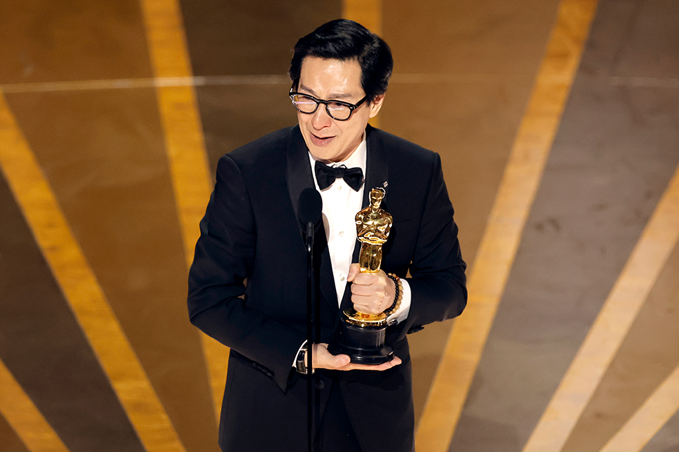 Ke Huy Quan, Mejor Actor de Reparto: “Mamá, me acabo de ganar un Óscar”