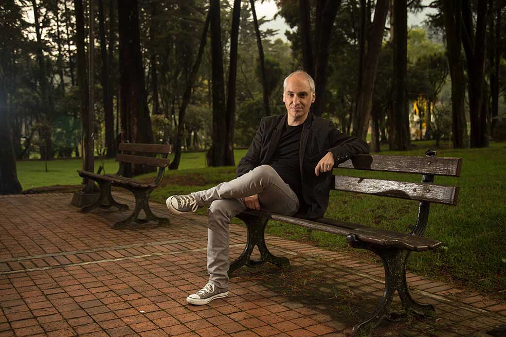 Mauricio Bonnett, quien vive en Londres, ha publicado tres novelas: “La mujer en el umbral”, “El triunfo de la muerte” y “Cinco versiones de Adriano”. Penguin Random House