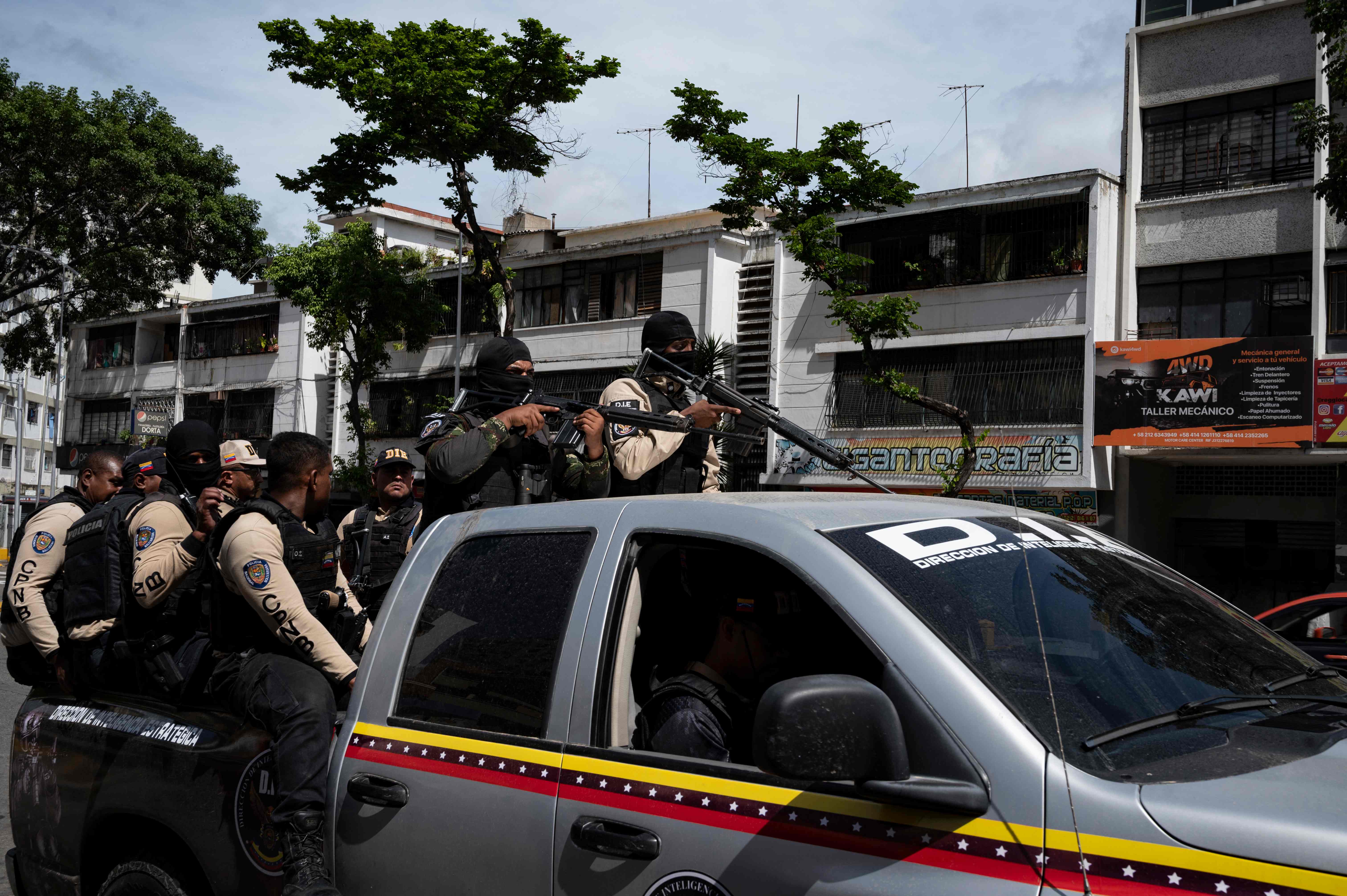 Enfrentamientos entre policías y bandas criminales llenan de terror a Caracas