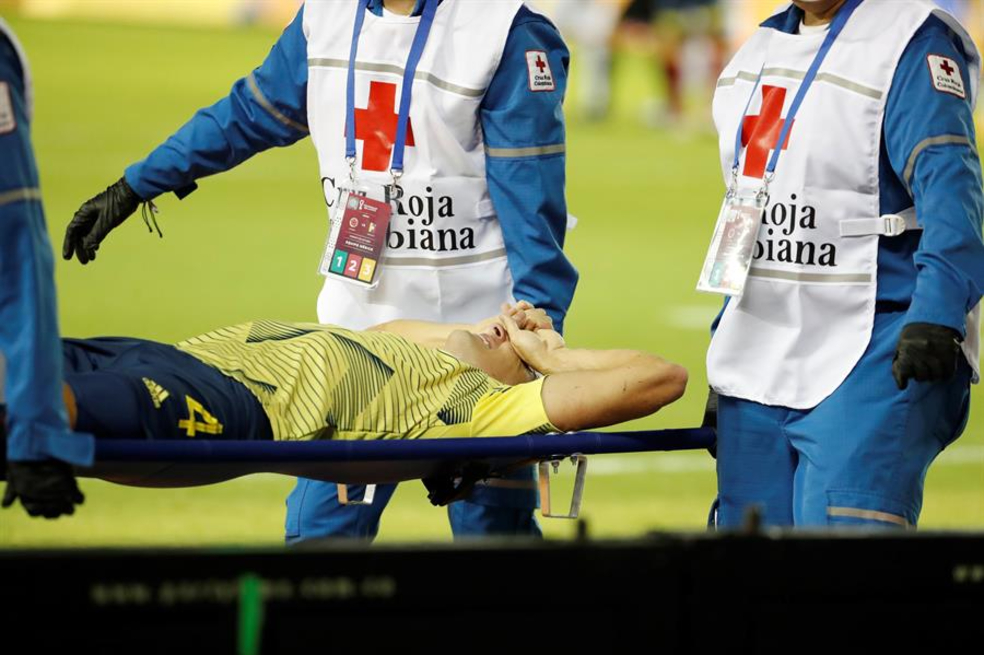 La FCF confirmó que Santiago Arias sufrió una luxo-fractura en el partido contra Venezuela