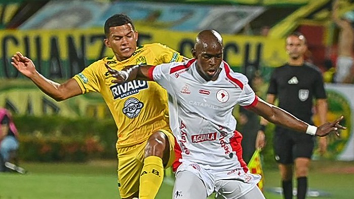 Atlético Bucaramanga contra América de Cali en el estadio Américo Montanini.