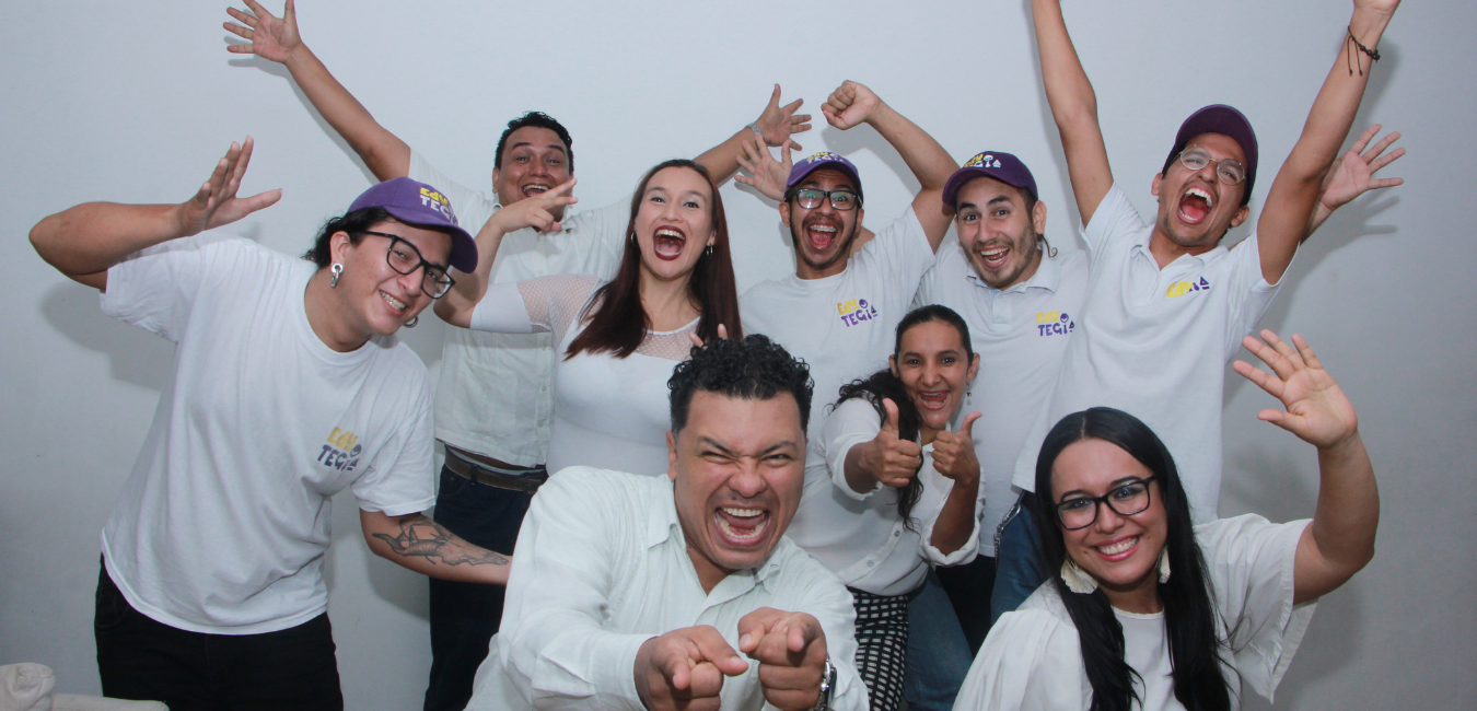 La pareja que emprendió, con teatro, para ayudar a mejorar el servicio al cliente