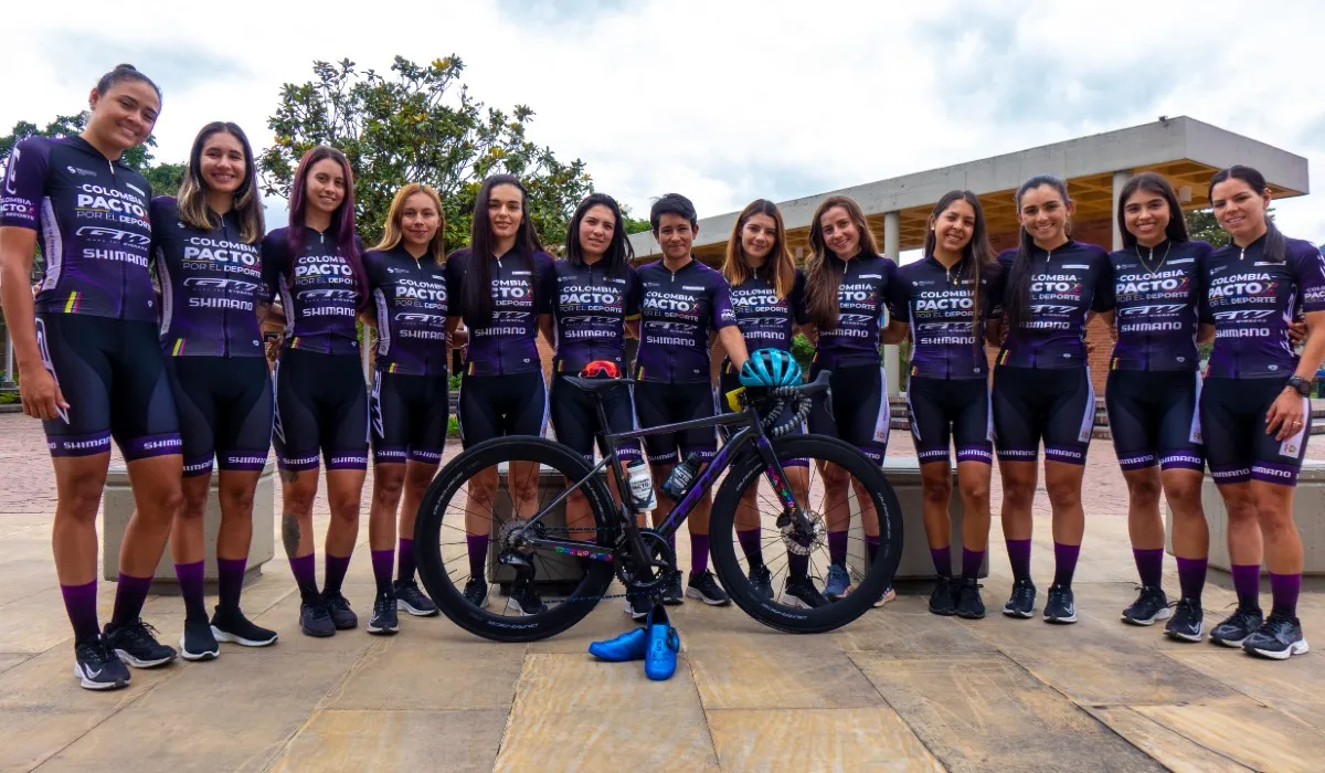 El equipo femenino pacto por el deporte en sus preparatorios para carreras internacionales