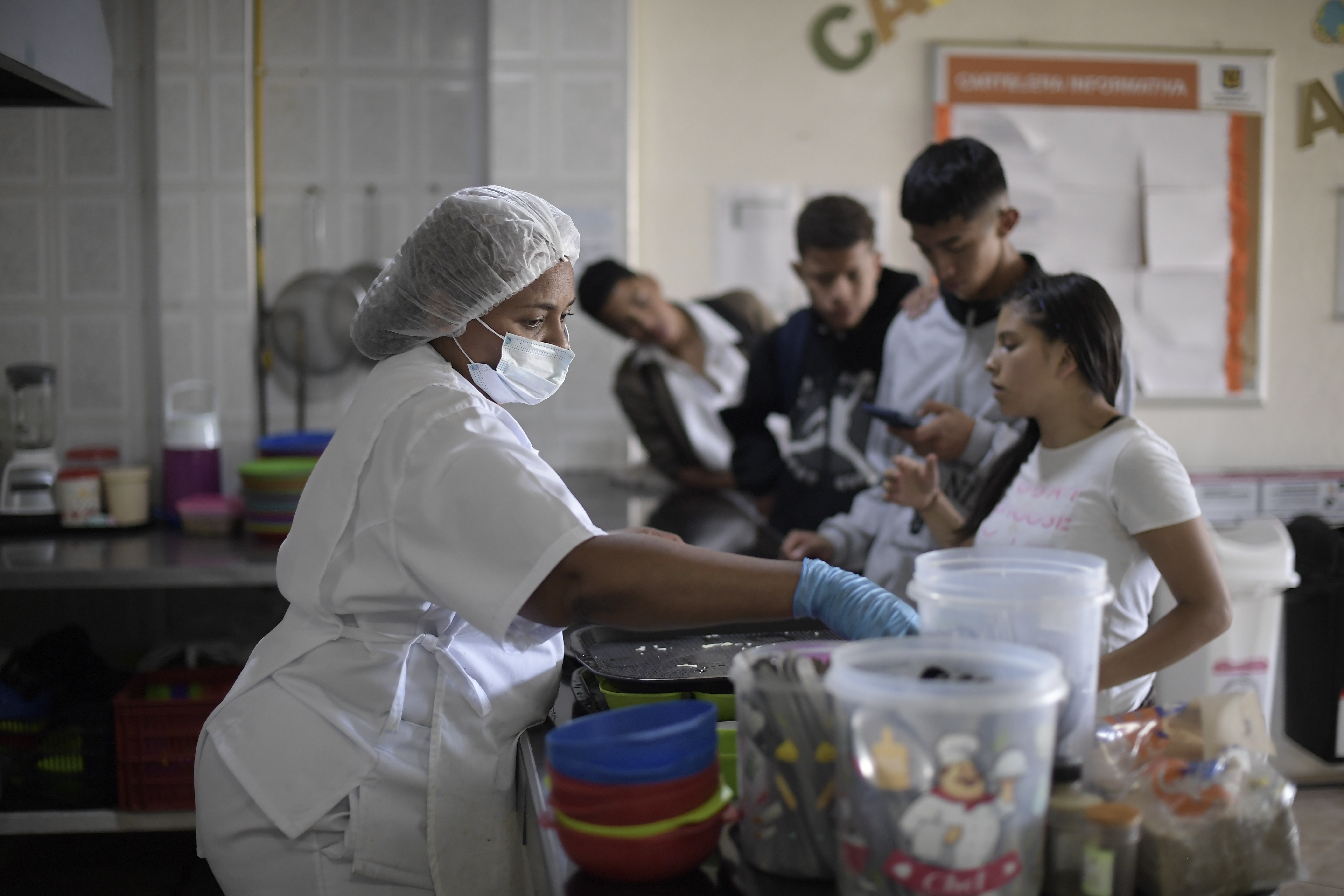Niños y adultos mayores son los principales beneficiarios de los comedores comunitarios. El 34% de los hogares solo pueden garantizar entre una y dos comidas al día.
