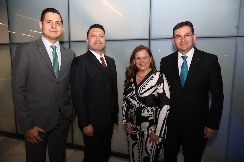 José Yturralde , Lenin Housse, María Fernanda Montevideo  Y Gustavo Endara (cónsul Ecuador)