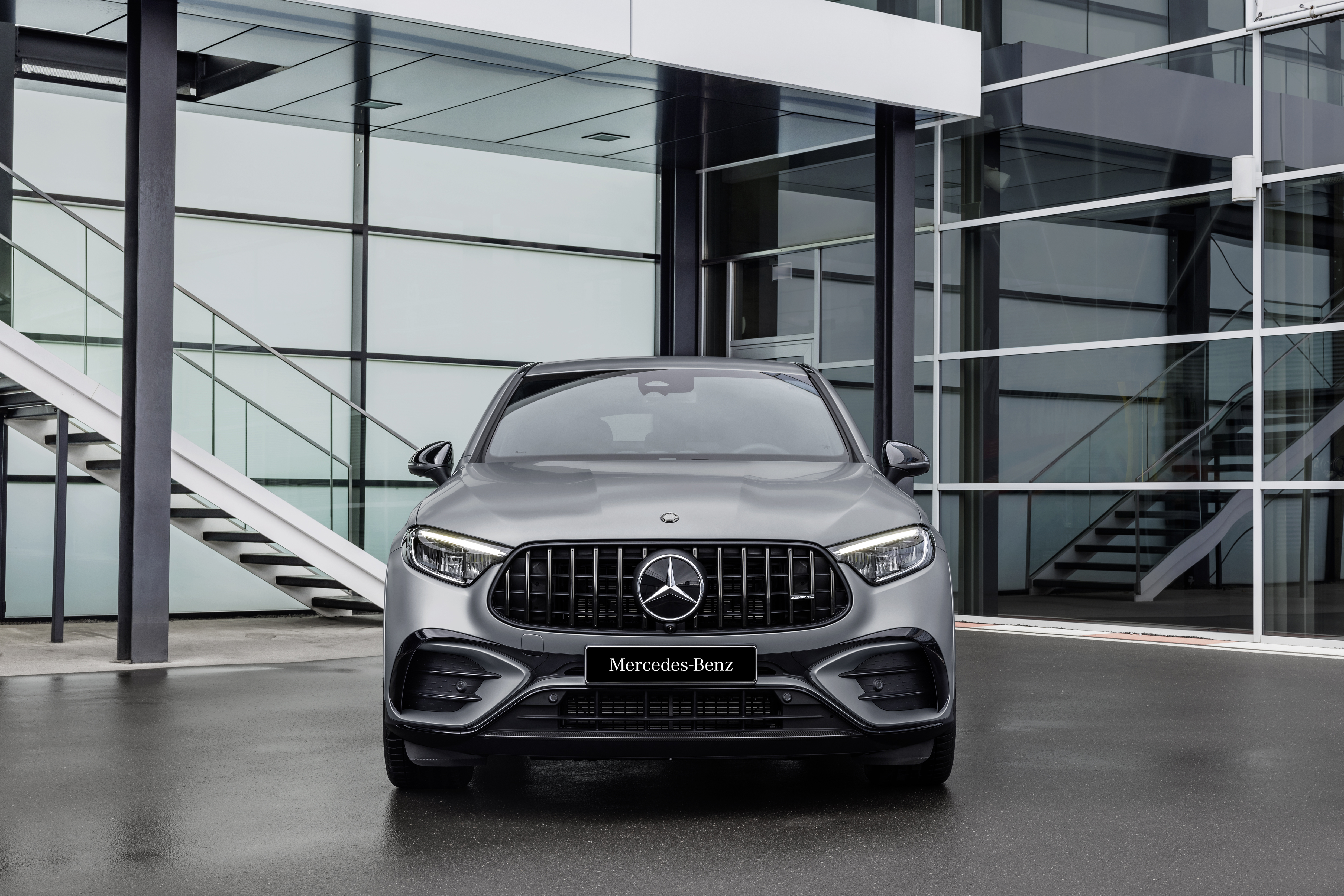 Mercedes-Benz AMG presenta en Colombia las nuevas GLC 43 en versiones SUV y Coupé