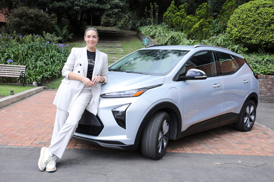 Cromos y Chevrolet Bolt se unen en el Día sin carro con estos famosos