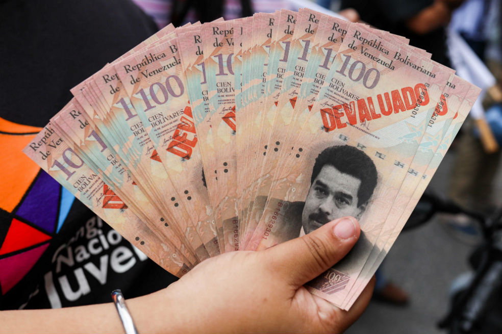 En Venezuela ya se pueden vender y comprar dólares a una tasa única