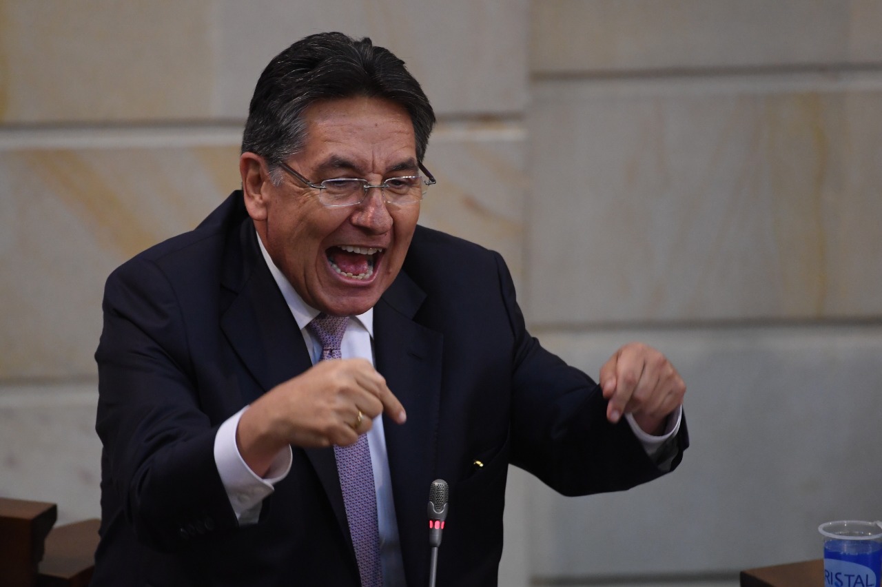 En debate en Congreso piden la renuncia del fiscal Martínez por caso Odebrecht