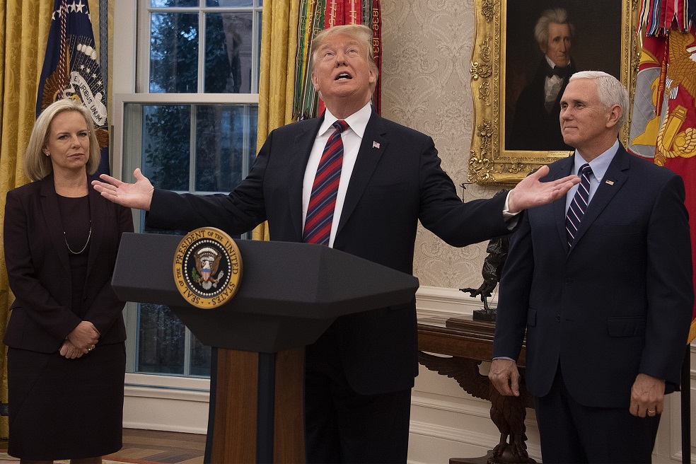 Corte Suprema de EE.UU. respalda el veto de Trump a militares transgénero
