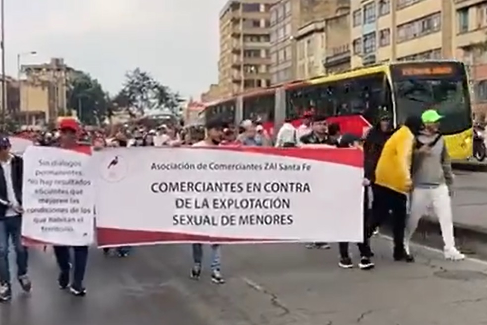 Marcha de comerciantes en el centro de Bogotá afectó la movilidad en Transmilenio