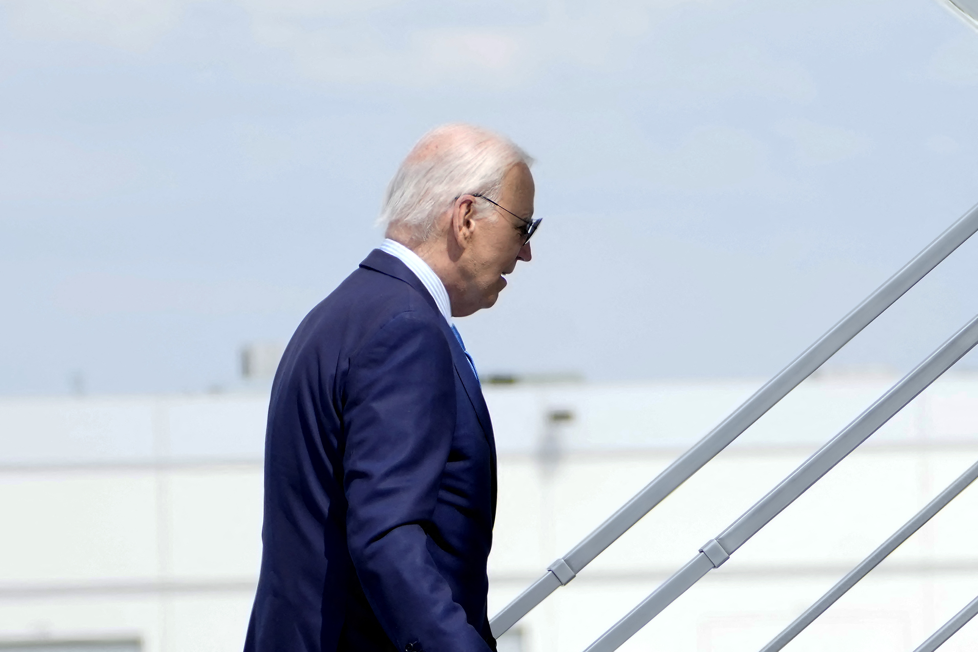 Máxima presión: líderes demócratas le sugieren a Biden que desista de su campaña
