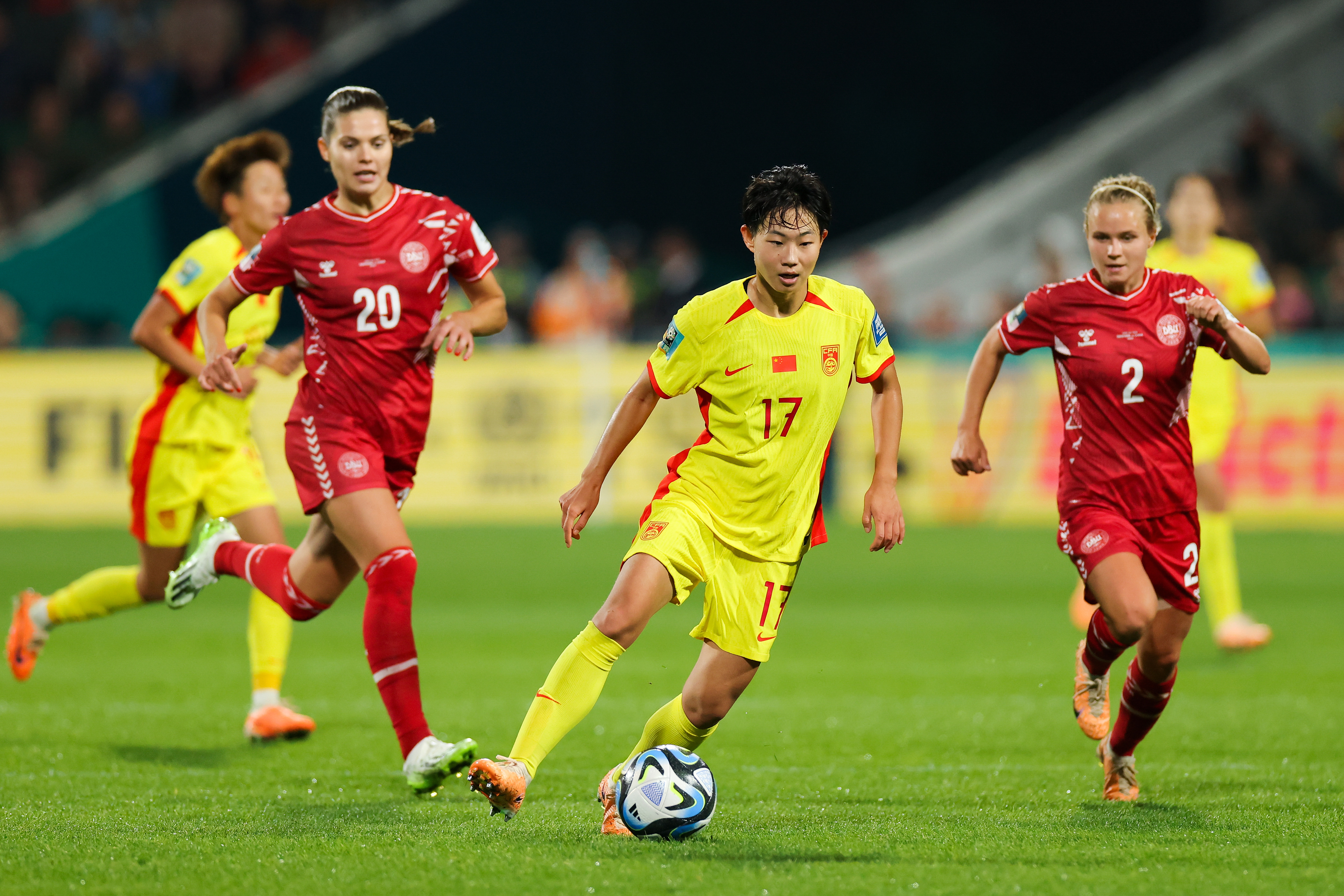 Perth (Australia), 22/07/2023.- Chengshu Wu of China in action during the FIFA Women's World Cup 2023 soccer match between Denmark and China at Perth Rectangular Stadium in Perth, Australia, 22 July 2022. (Mundial de Fútbol, Dinamarca) EFE/EPA/RICHARD WAINWRIGHT AUSTRALIA AND NEW ZEALAND OUT