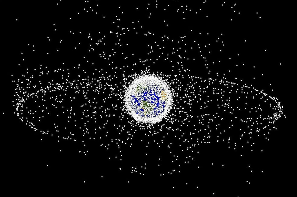 Un fragmento de basura espacial de 500 kilos cae en una aldea