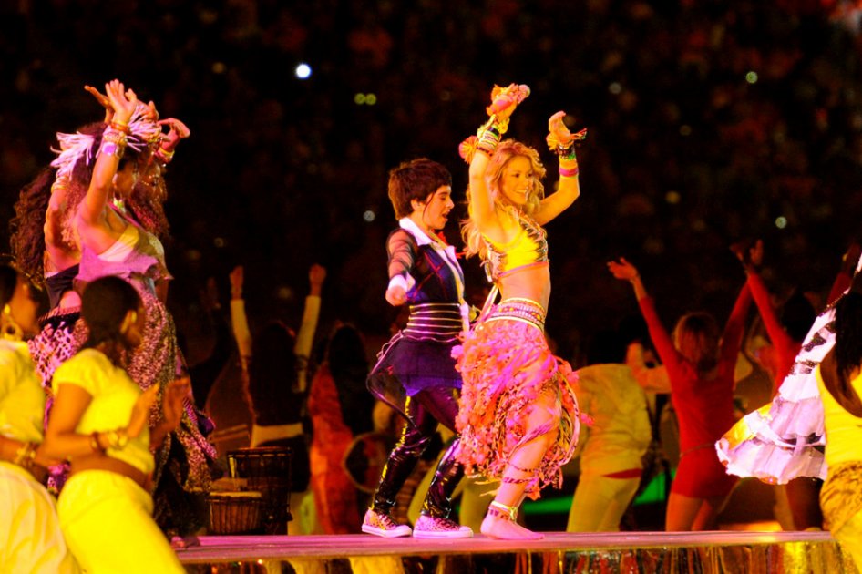 Shakira prepara presentación en Brasil 2014
