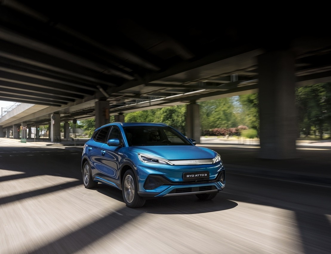 ¿Qué significan los kW y kWh en los carros eléctricos y por qué son tan importantes?