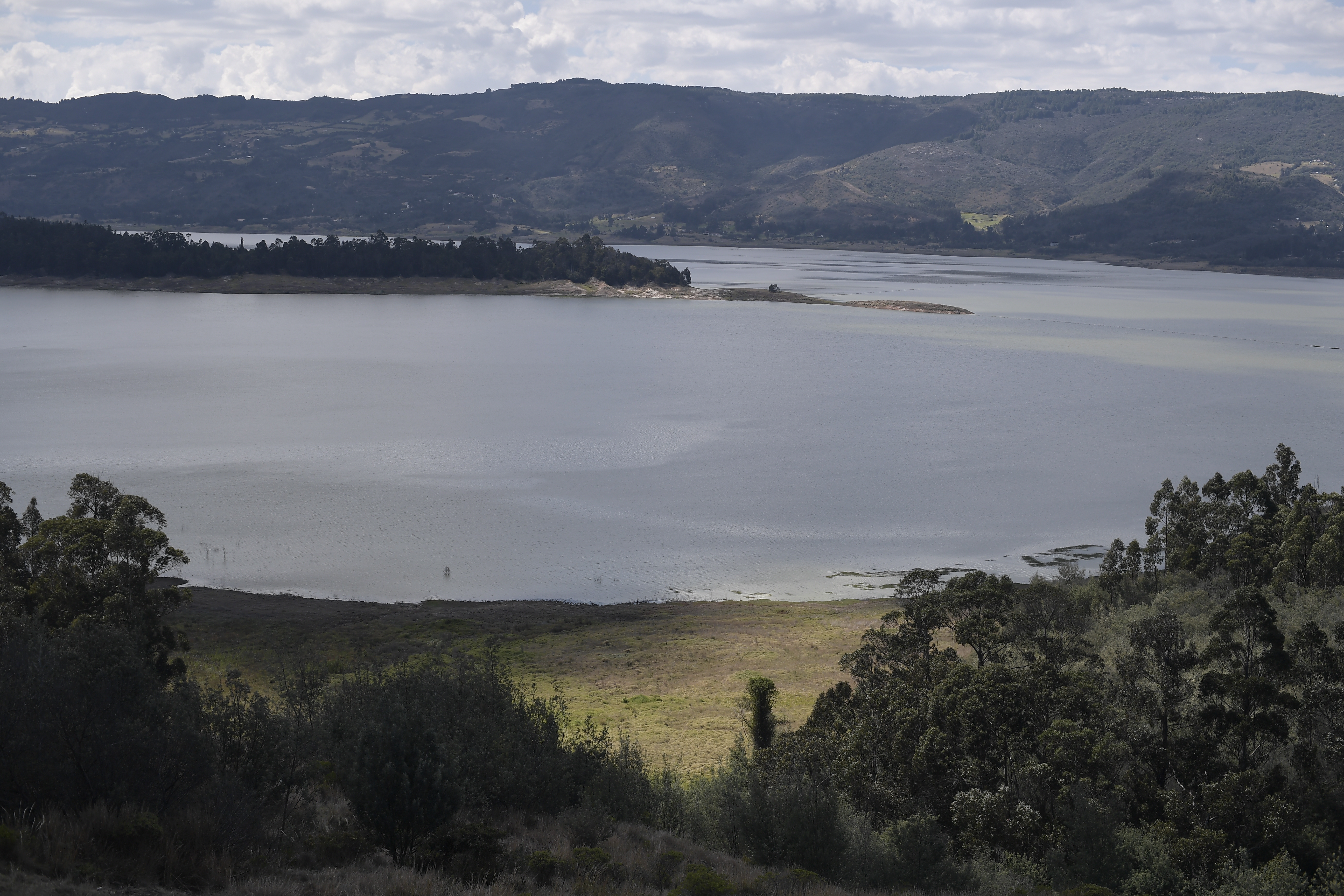 Se cumplen 48 horas sin rastro de mujer desaparecida en el embalse de Tominé