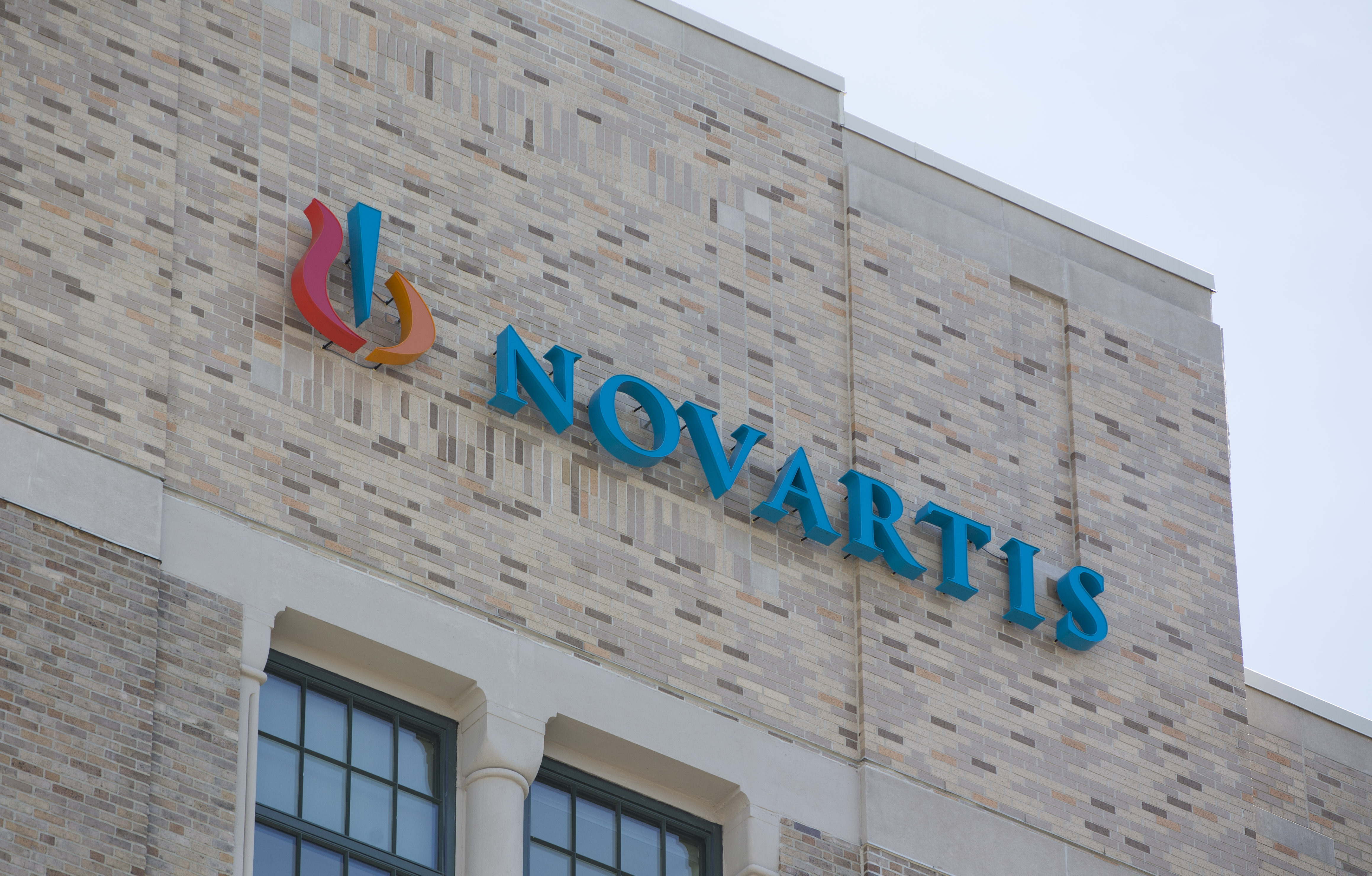 Novartis venderá a GSK parte de su negocio de medicamentos por US$13.000 millones