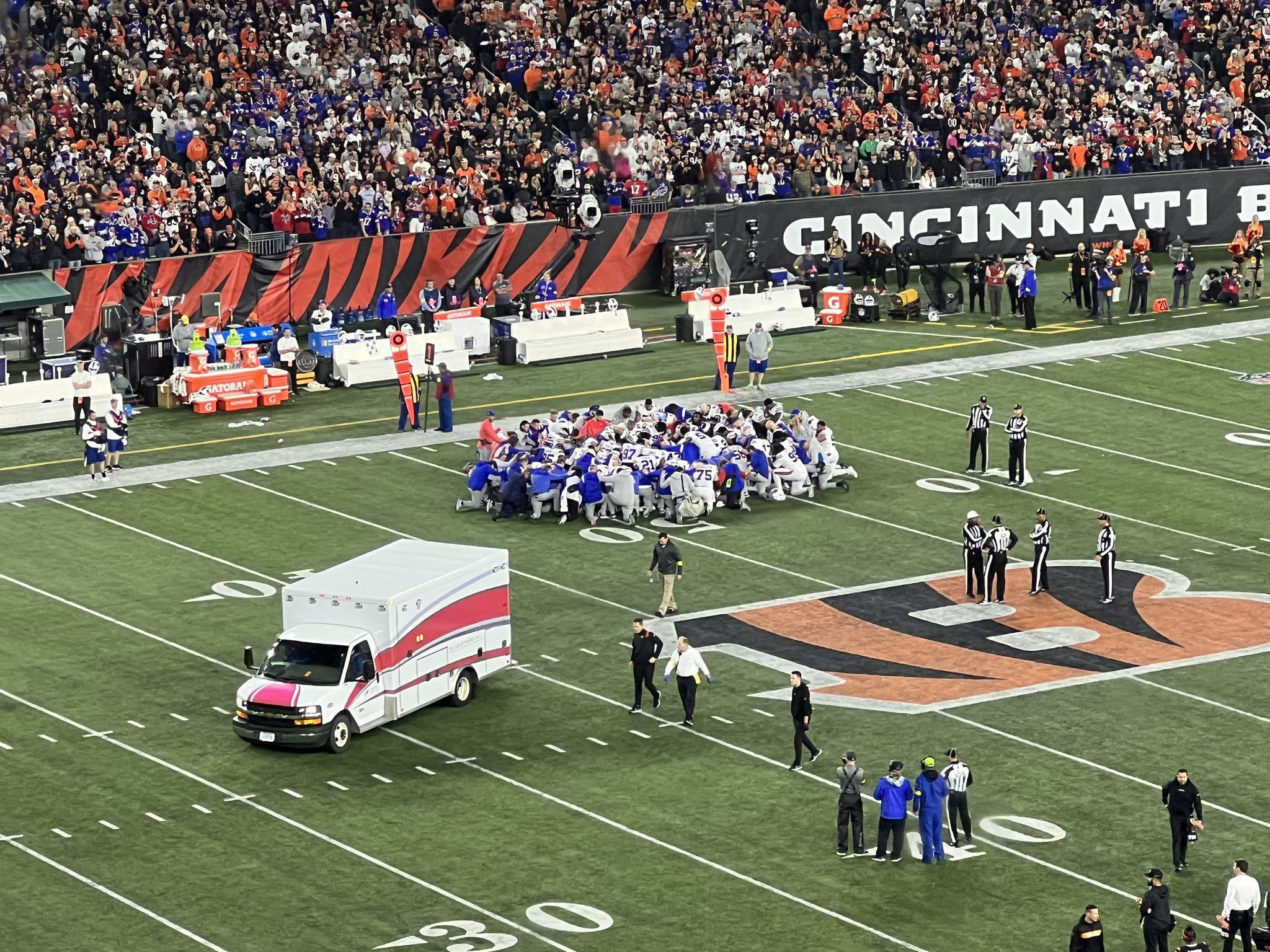 Suspendido partido de la NFL por el colapso de un jugador