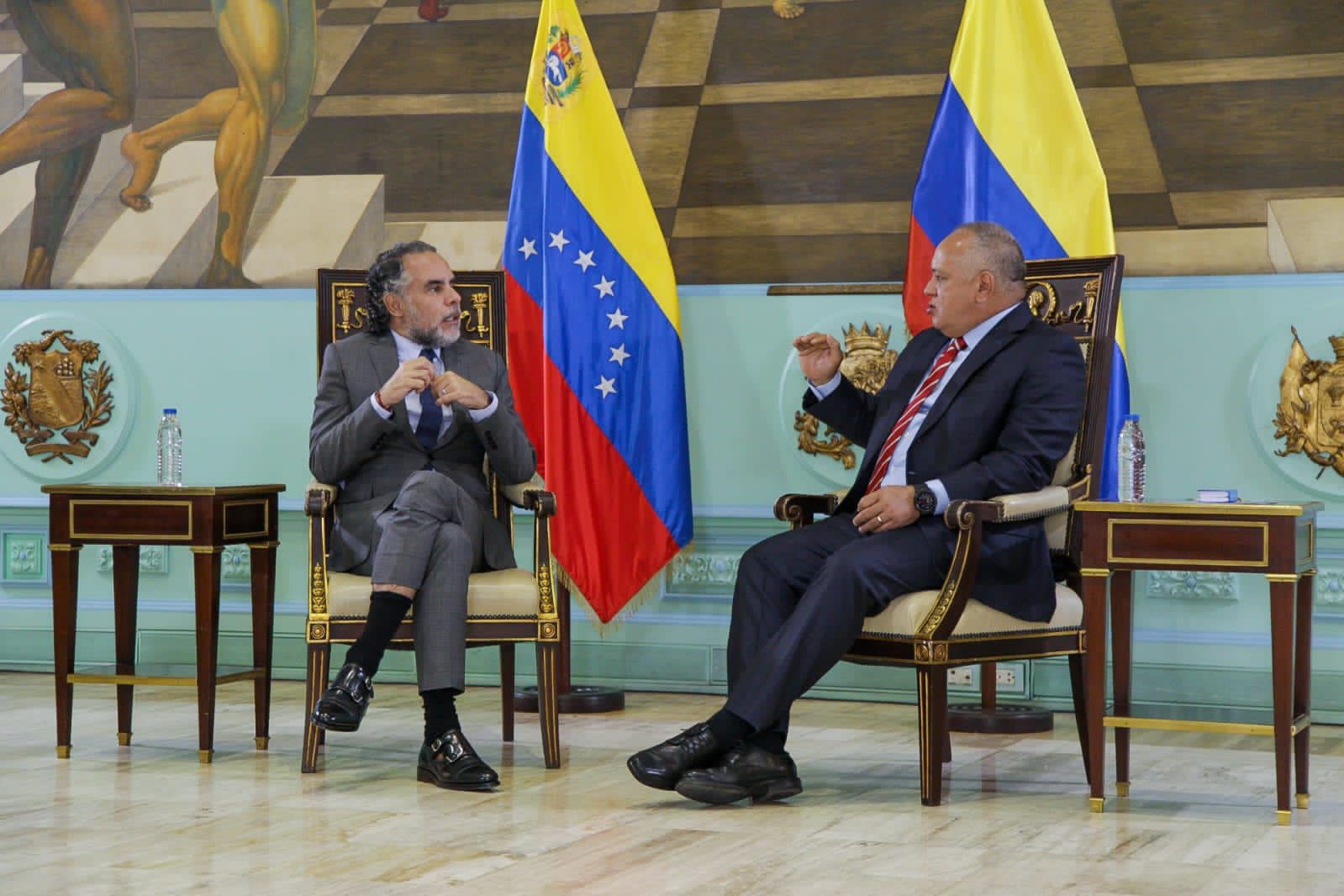 Venezuela: Benedetti se reunió con Diosdado Cabello y Delcy Rodríguez, entre otros