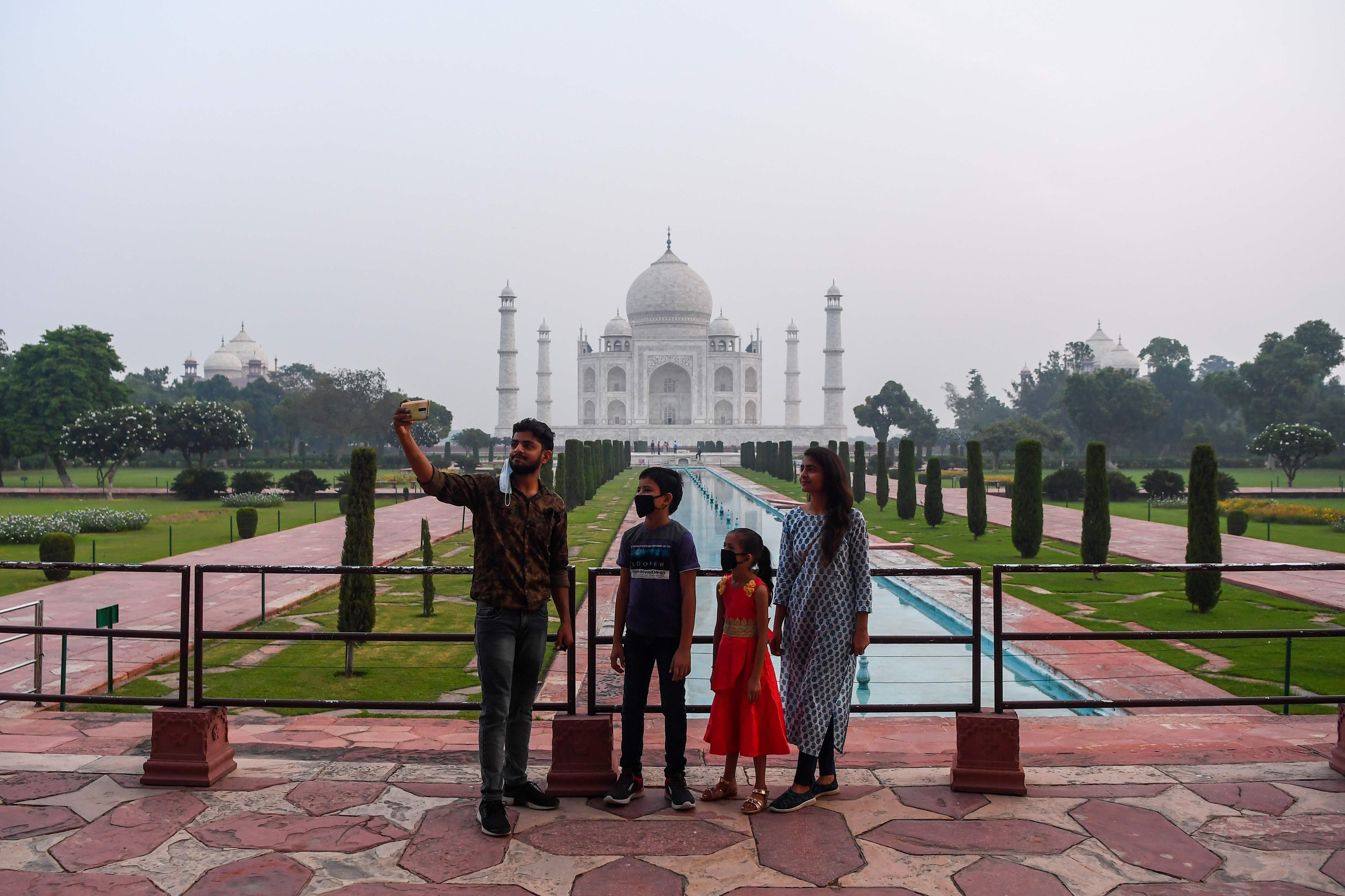 Desde el 21 de septiembre, el Taj Mahal y el Fuerte de Agra volvieron a abrir sus puertas para los visitantes.