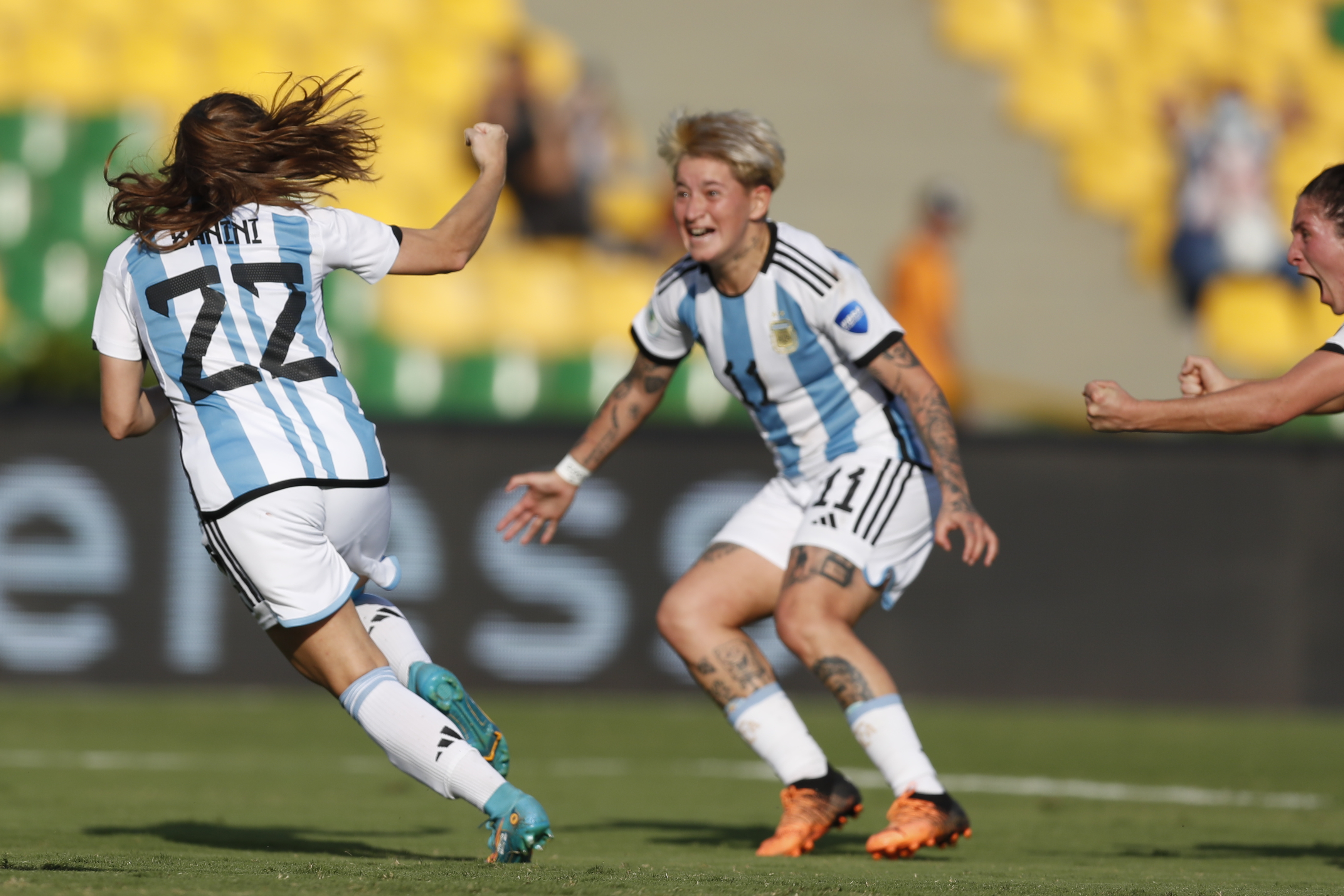 Copa América Femenina  Argentina goleó a Uruguay en el Grupo B