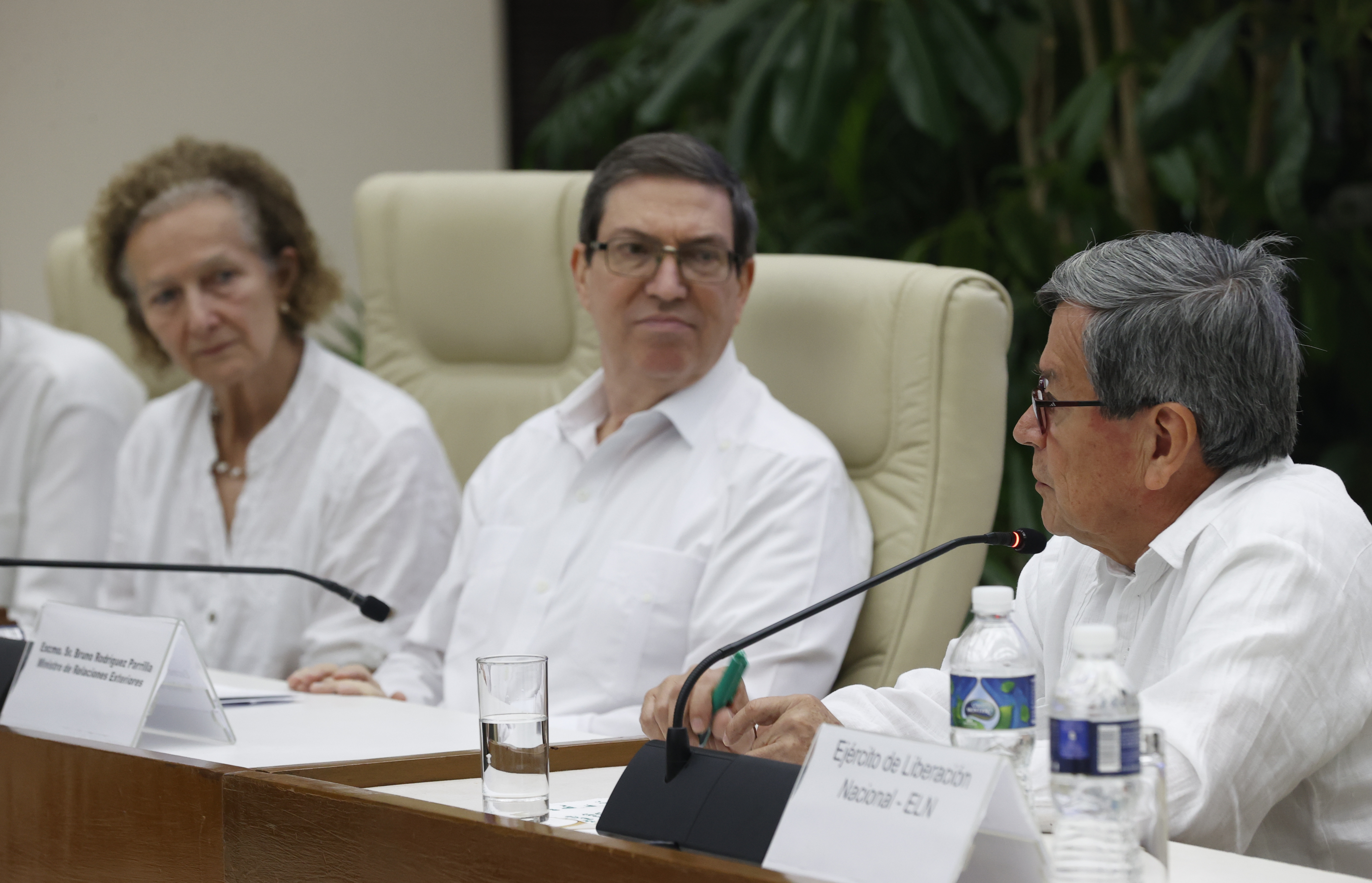Gobierno y ELN aplazan reunión extraordinaria en Caracas: ¿qué ocurrió?