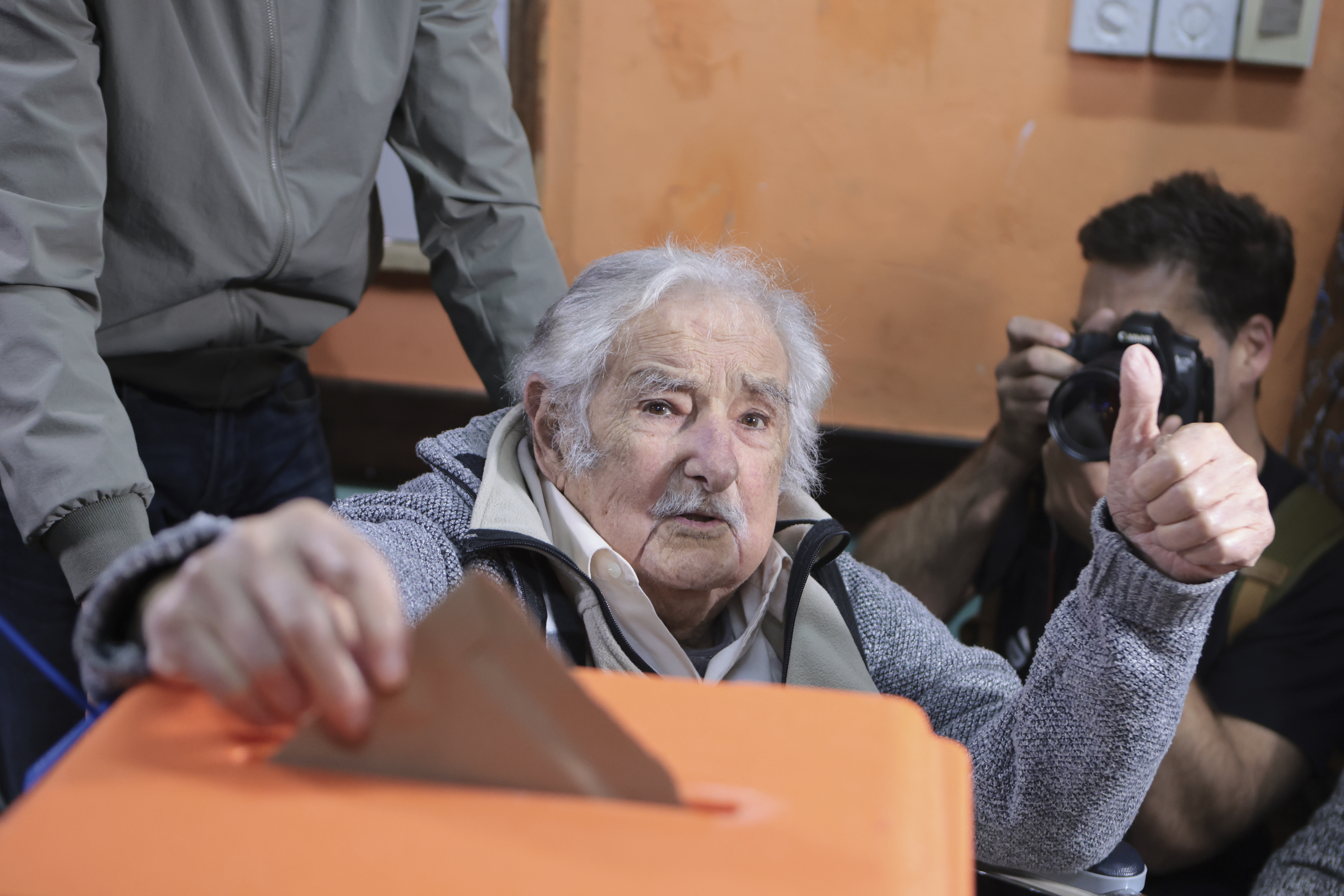 Así votó Pepe Mujica en Uruguay: “Capaz que es mi último voto”