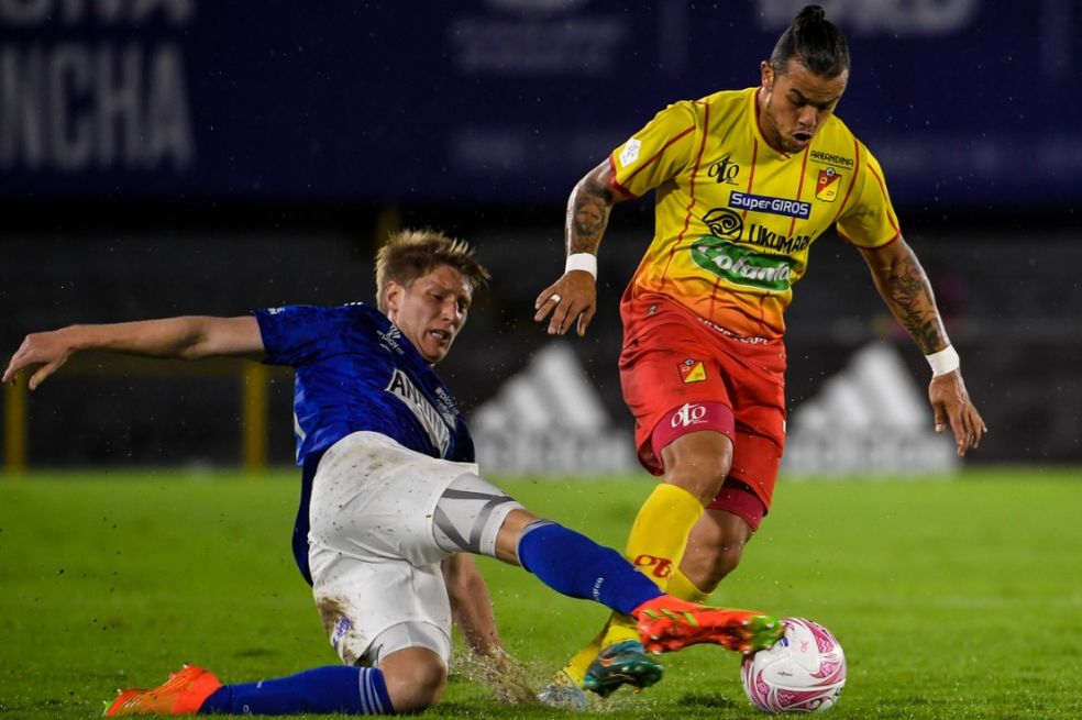 Alarmante caída en Bogotá de Millonarios, que todavía no asegura su clasificación a las finales. Pereira, con la victoria, se metió en los ocho.
