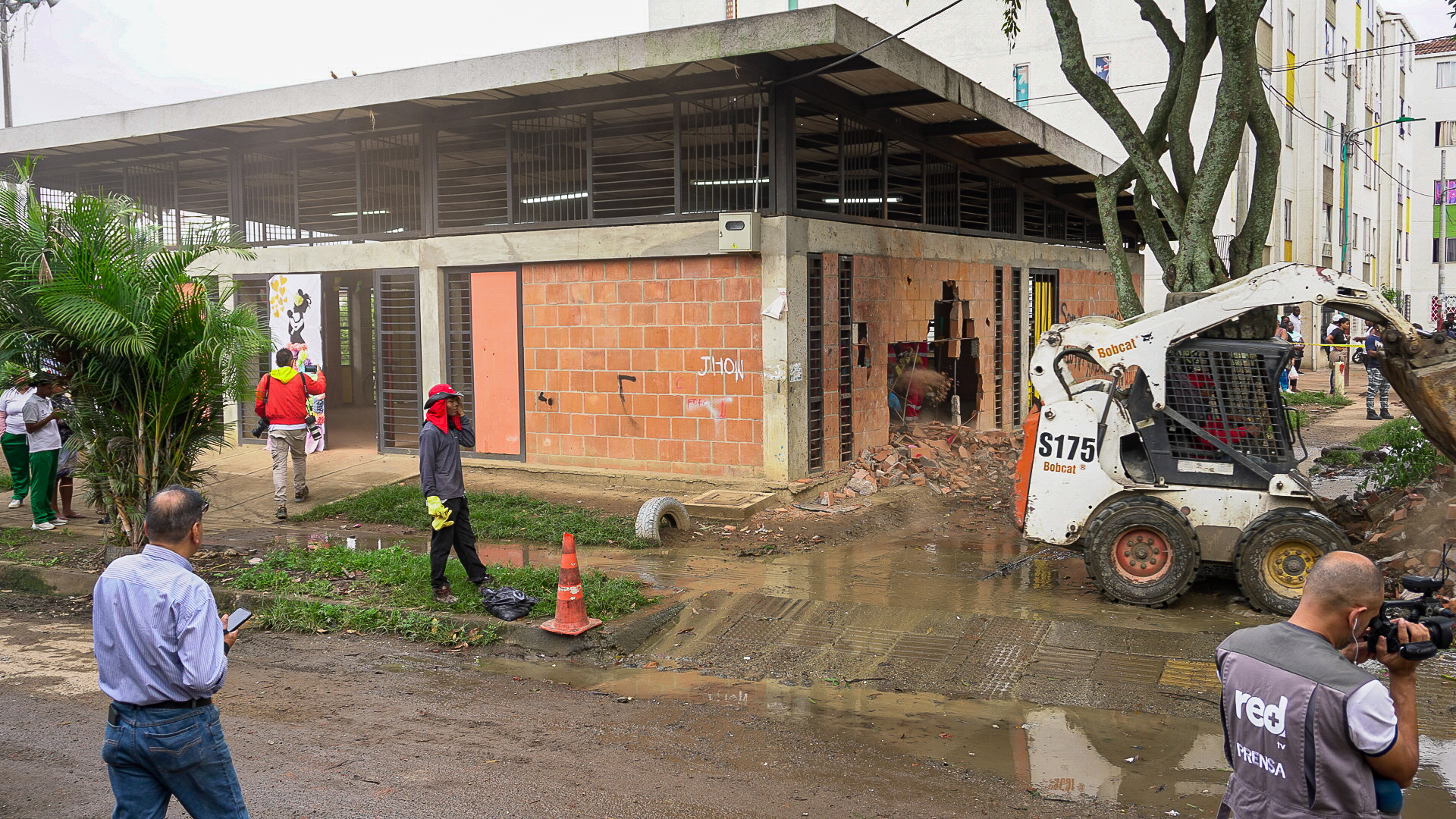 Una cocina de esperanza combatió el temor en Cali tras el atentado en la comuna 13
