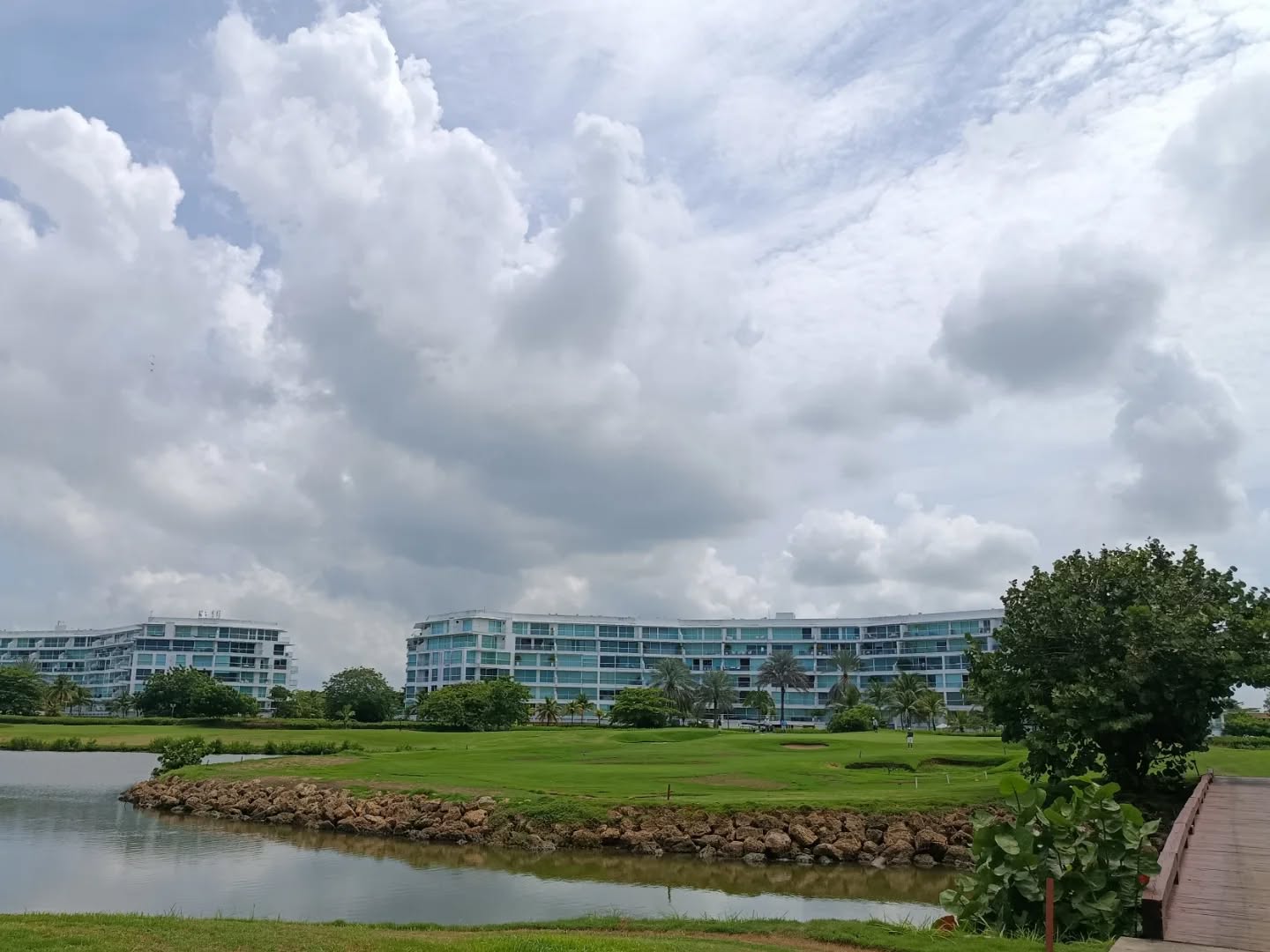 Investigan el asesinato de adolescente de 15 años en campo de golf en Cartagena