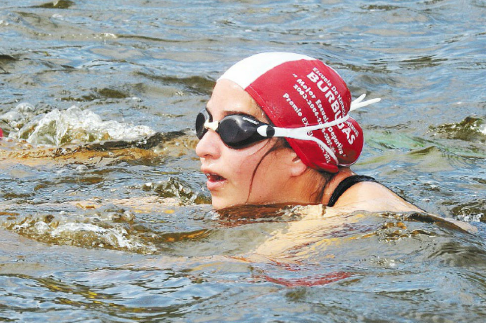 Travesía Burbujas, un homenaje a la triatleta Hannah Davidson Pava