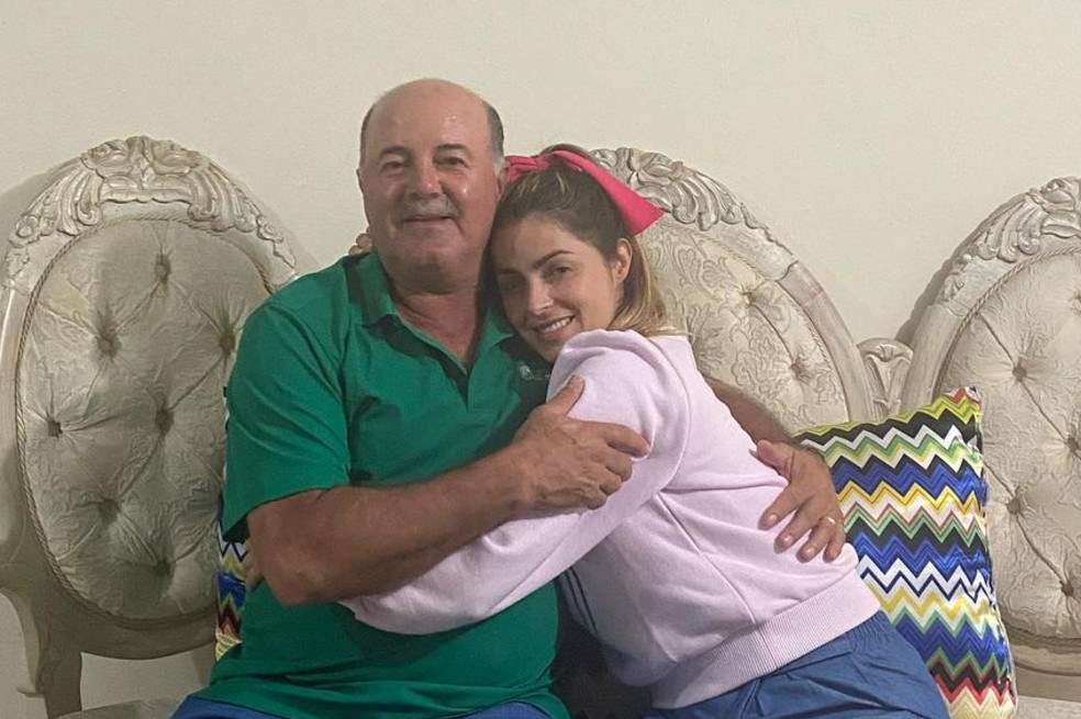Video: Emotivo reencuentro de Cristina Hurtado con su papá, tras superar el Covid
