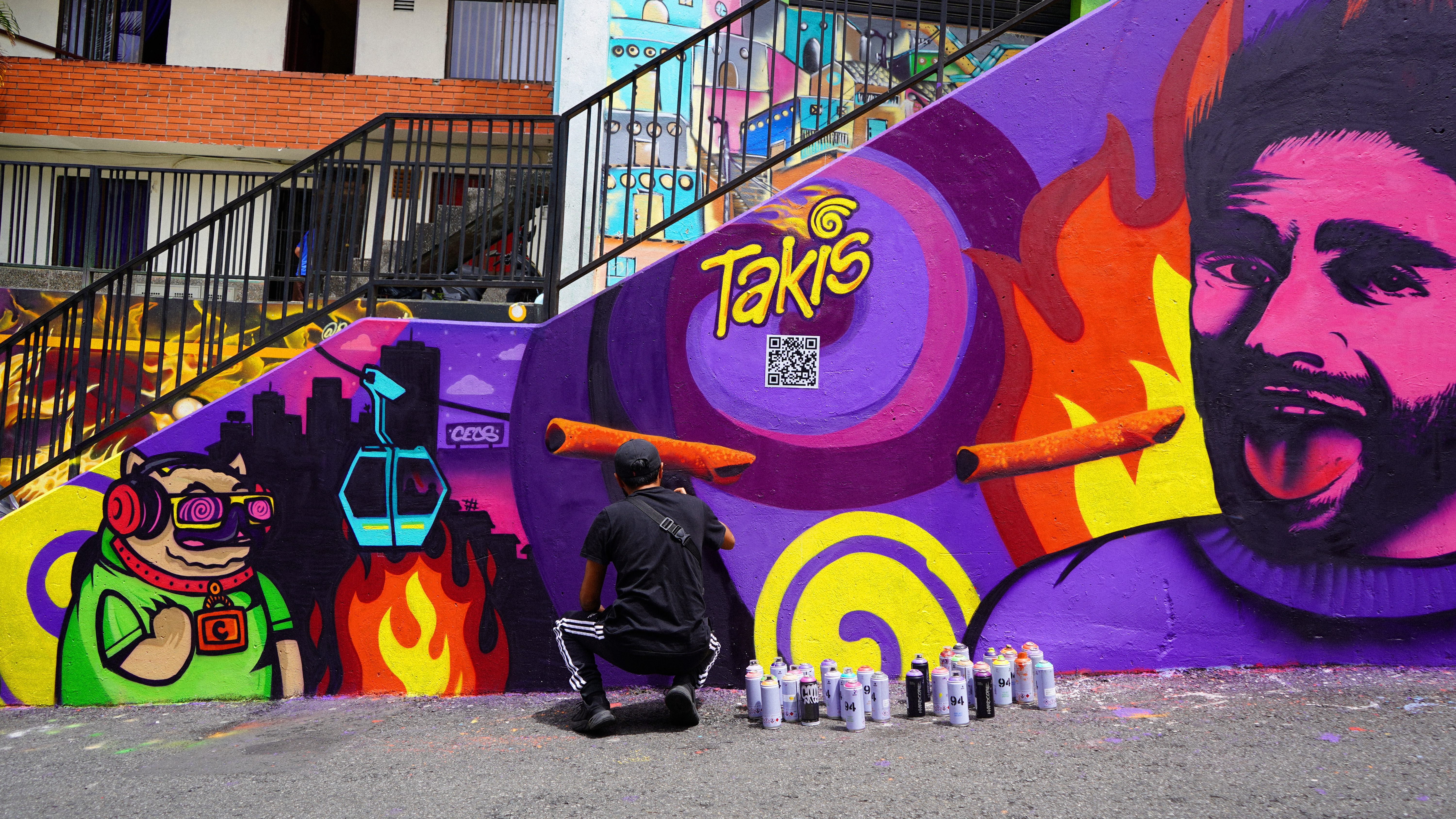 De “parche” con Takis: arte urbano y graffiti tour en la Comuna 13 de Medellín