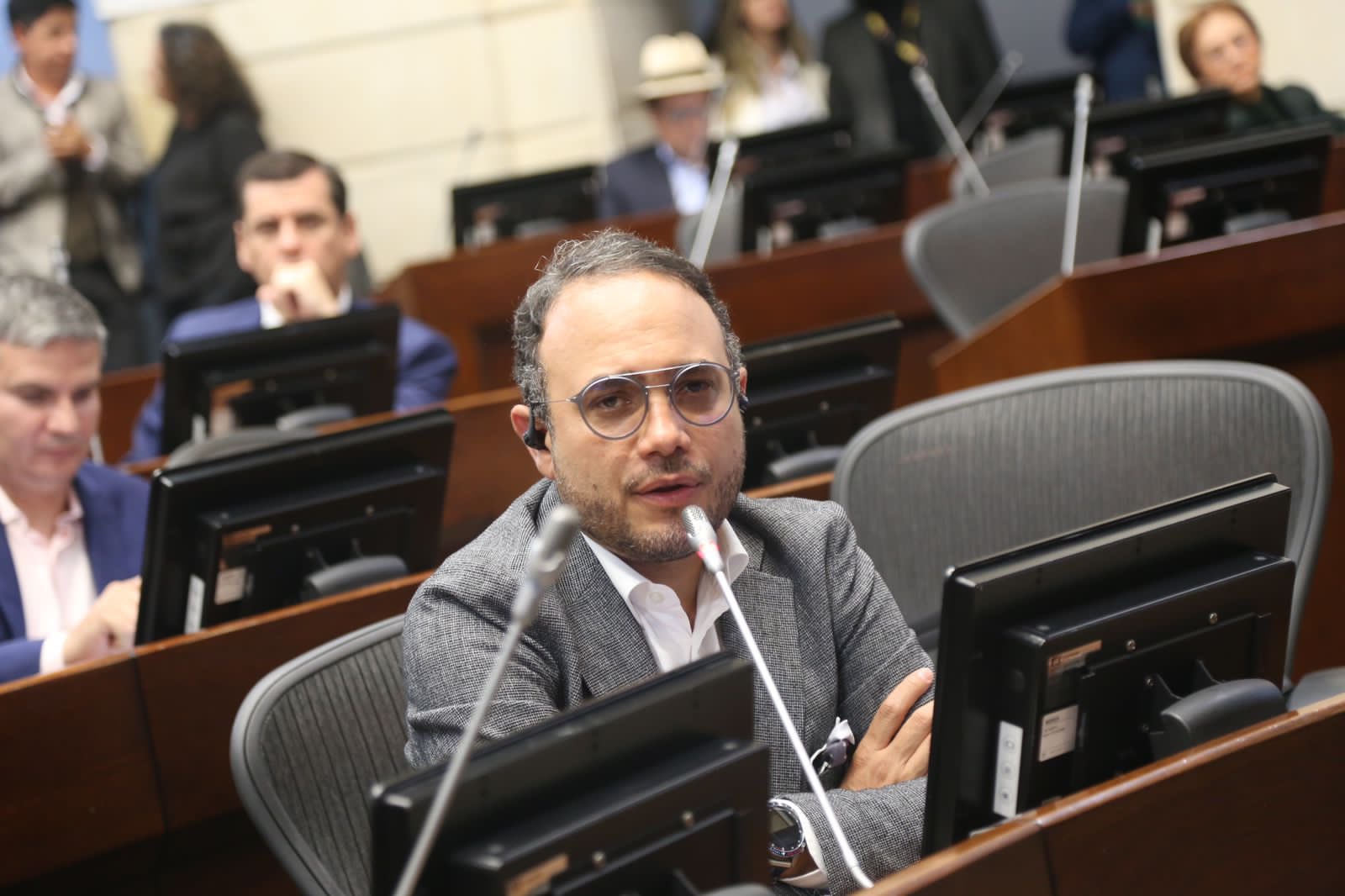 El respaldo a Deluque, un guiño compinche a las tecnológicas