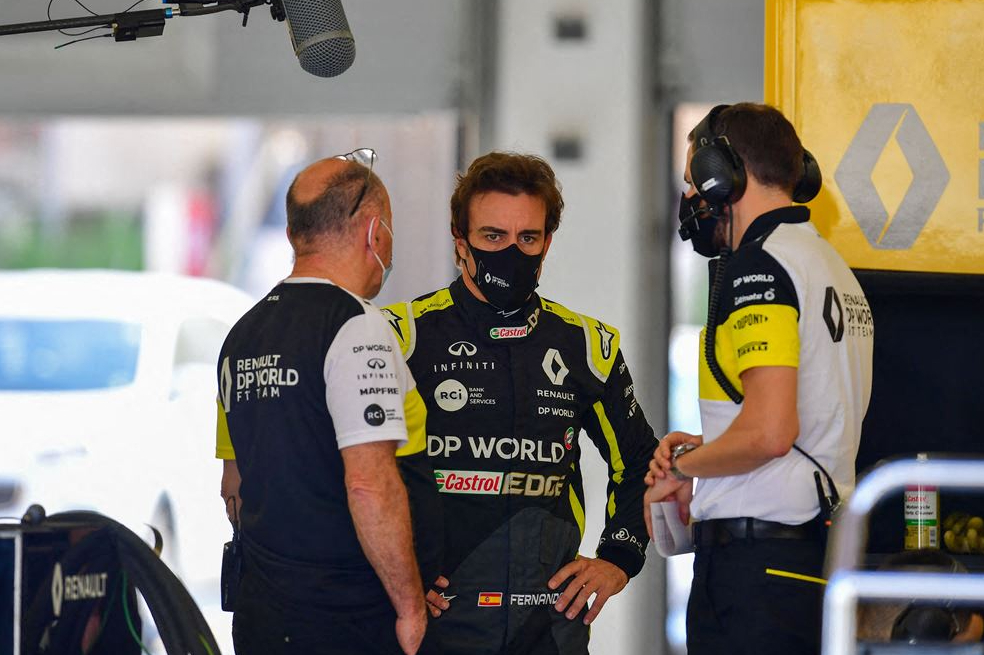 Fernando Alonso fue operado con éxito de la mandíbula