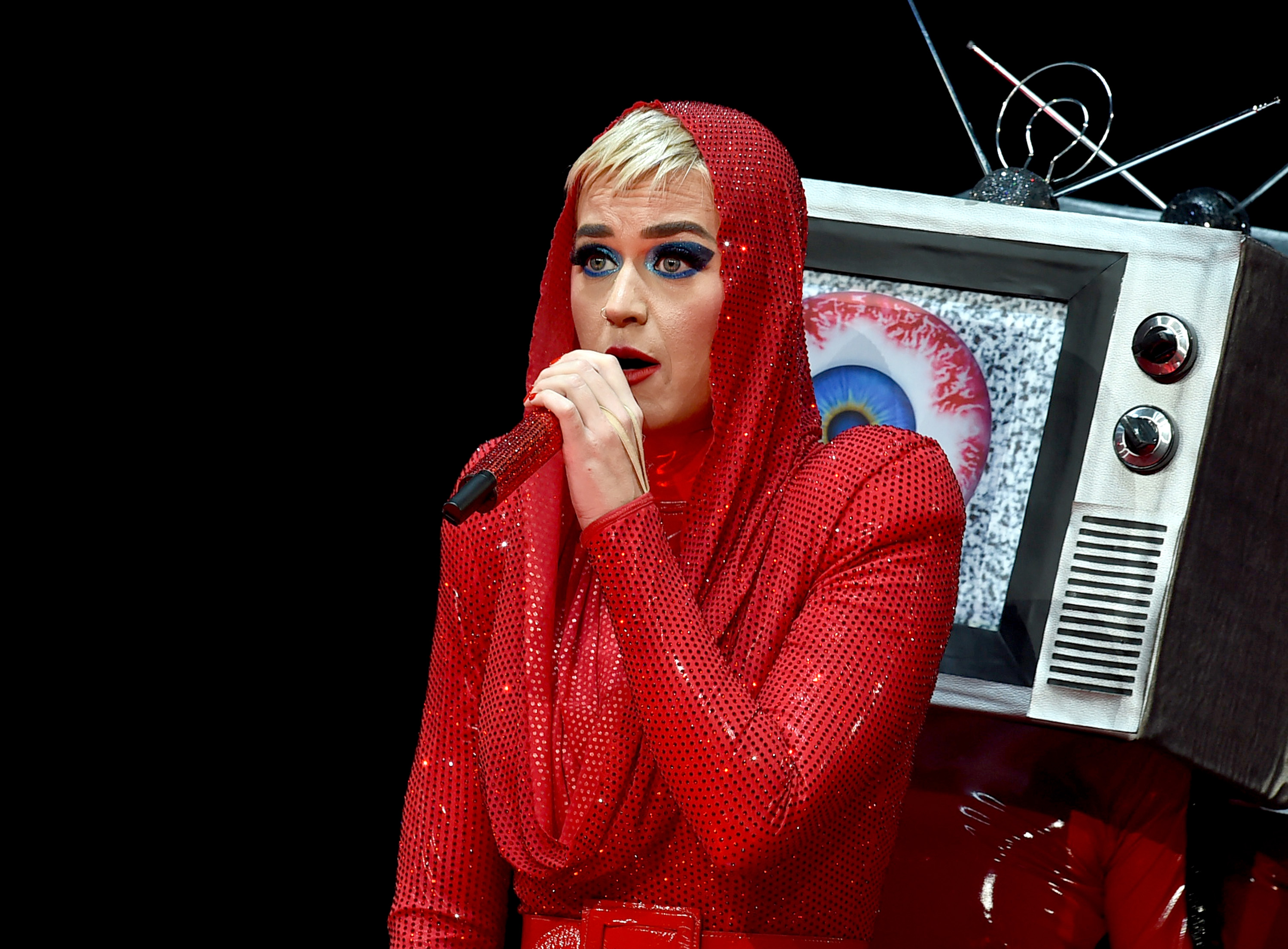 Detienen a un acosador de Katy Perry tras intentar colarse en su camerino