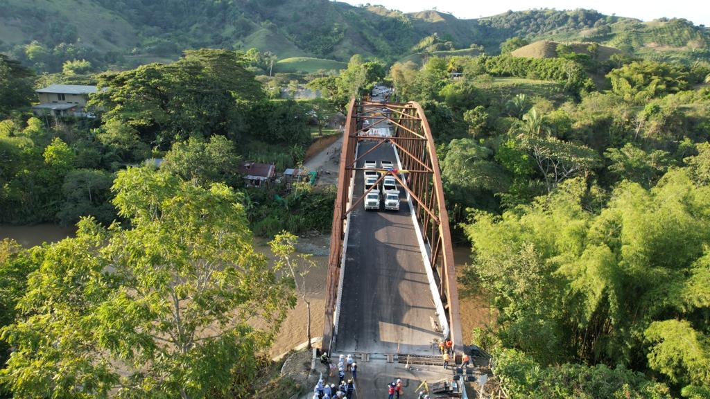 Puente El Alambrado ya se instaló para dar paso entre Quindío y Valle del Cauca