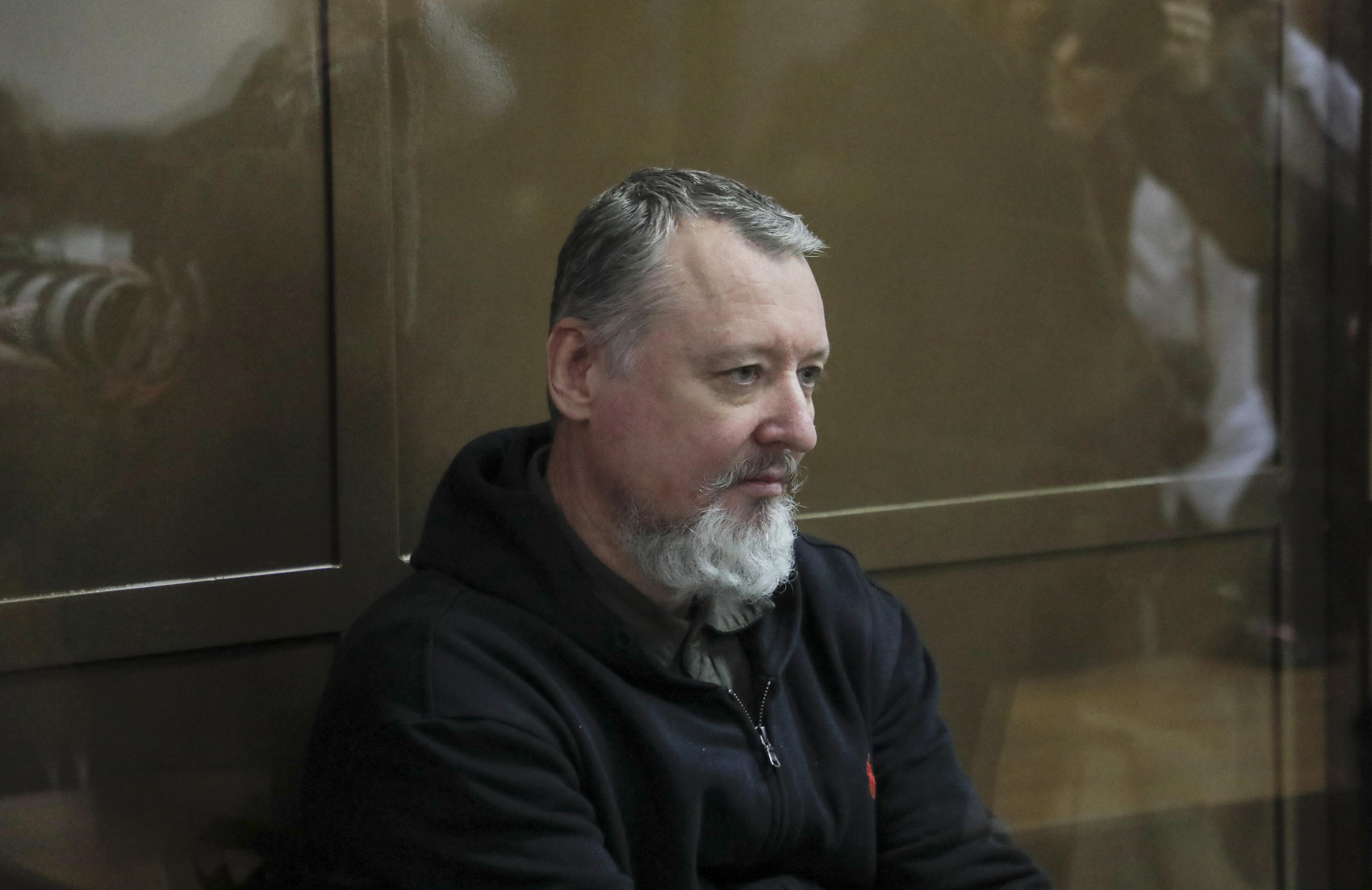Moscow (Russian Federation), 25/01/2024.- The former first Minister of Defense of the Donetsk People Republic DPR Igor Strelkov (Girkin), accused of public calls for extremism, attends a verdict announcement at the Moscow City Court in Moscow, Russia, 25 January 2024. Strelkov has been charged with public calls for extremist activity on the Internet and faces up to five years in prison. The Moscow City Court found him guilty of public calls to extremism and sentenced Igor Strelkov to four years in the colony. (Rusia, Moscú) EFE/EPA/MAXIM SHIPENKOV