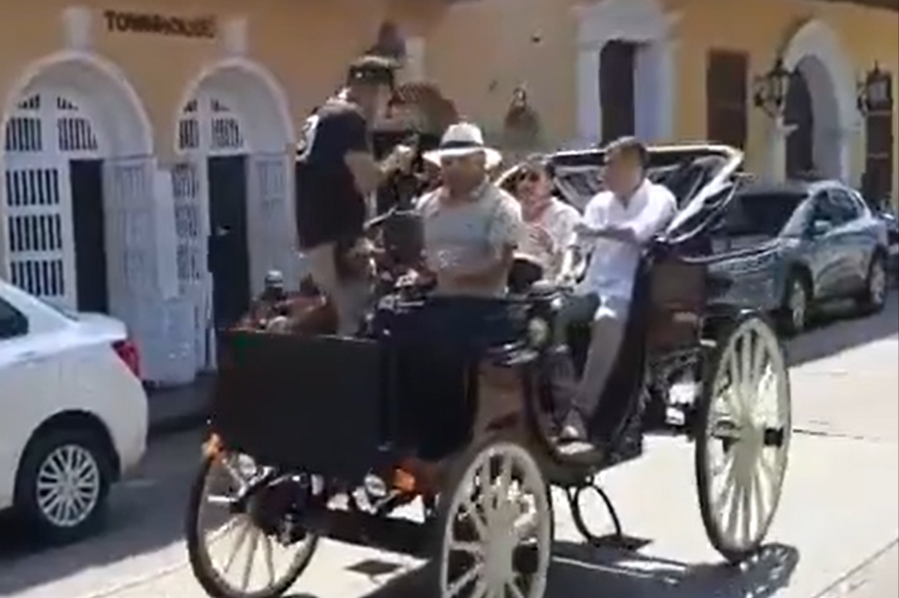 Rueda en Cartagena el primer prototipo de coche eléctrico para reemplazar caballos