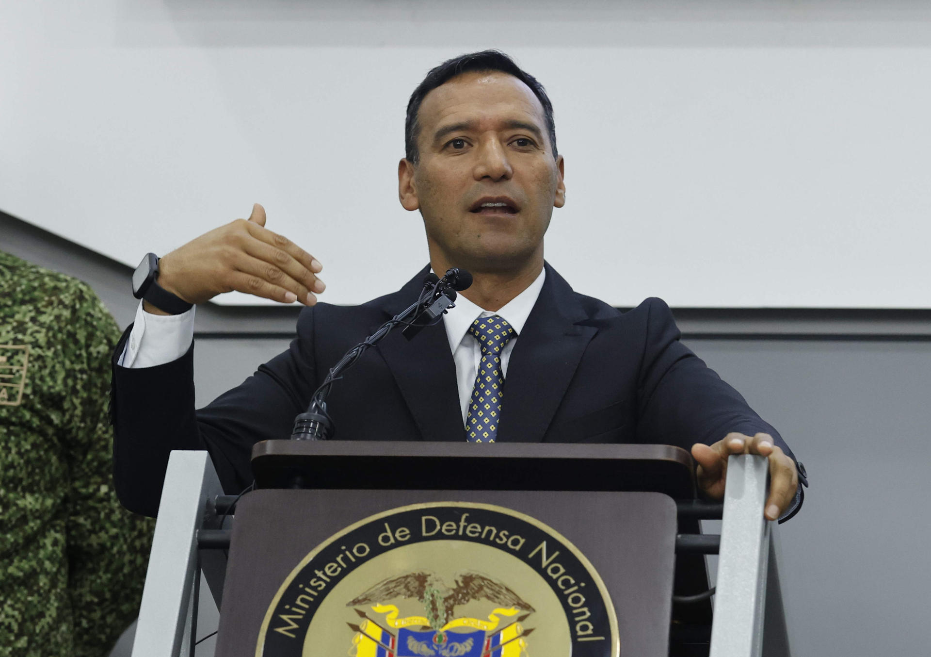 Mindefensa responde a denuncias del minjusticia sobre supuestas chuzadas a su celular