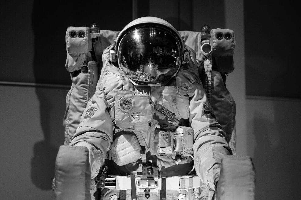 Astronautas se entrenan dentro de una cueva en Eslovenia para poder ir al espacio