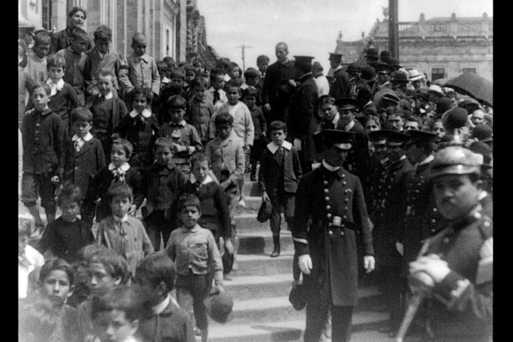 Fotograma de "La fiesta del Corpus" (1915), fue producida por la familia Di Domenico y es considerada la primera película nacional.
