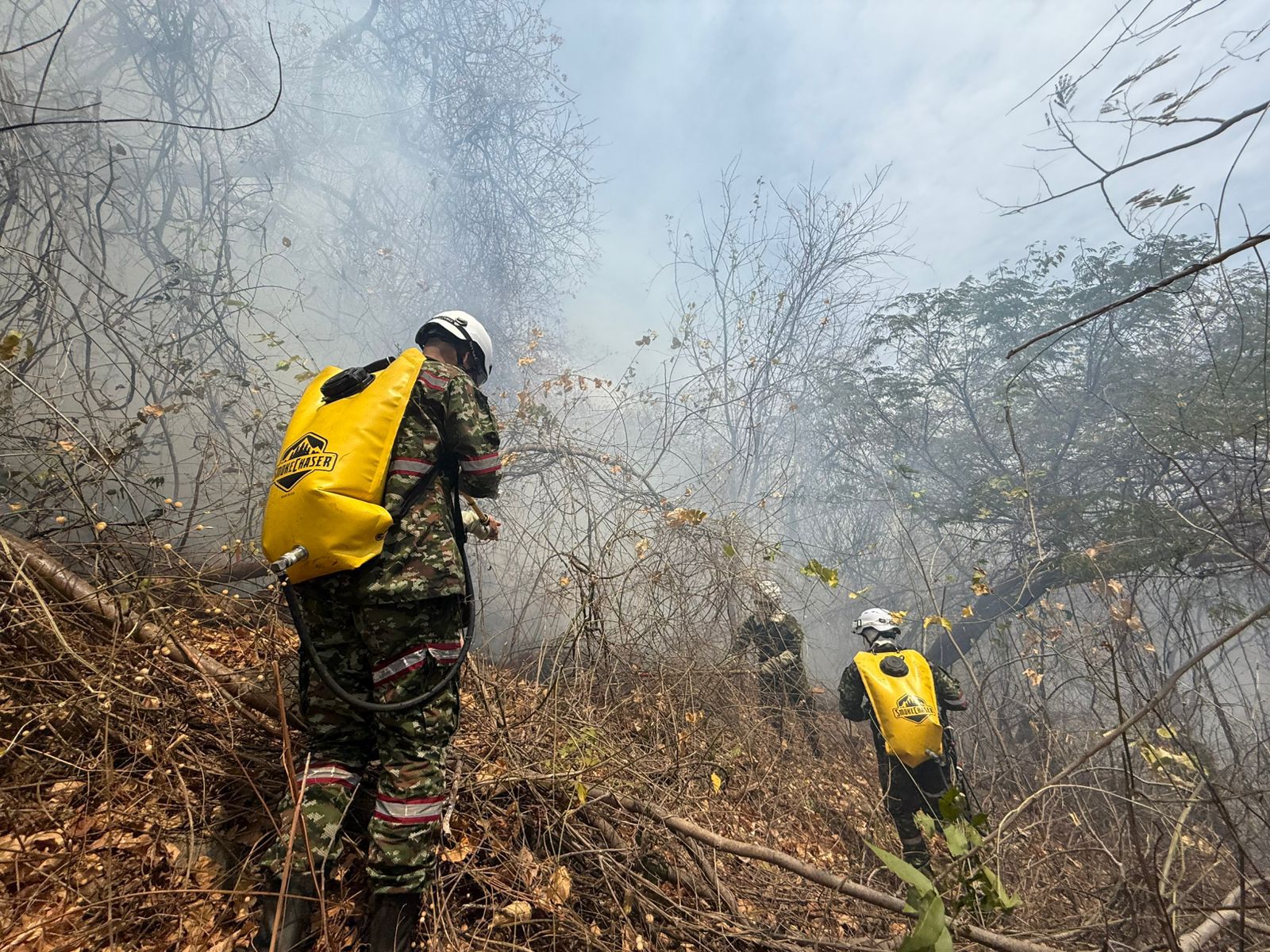 Incendio que completa cuatro días en Valledupar amenaza resguardos indígenas
