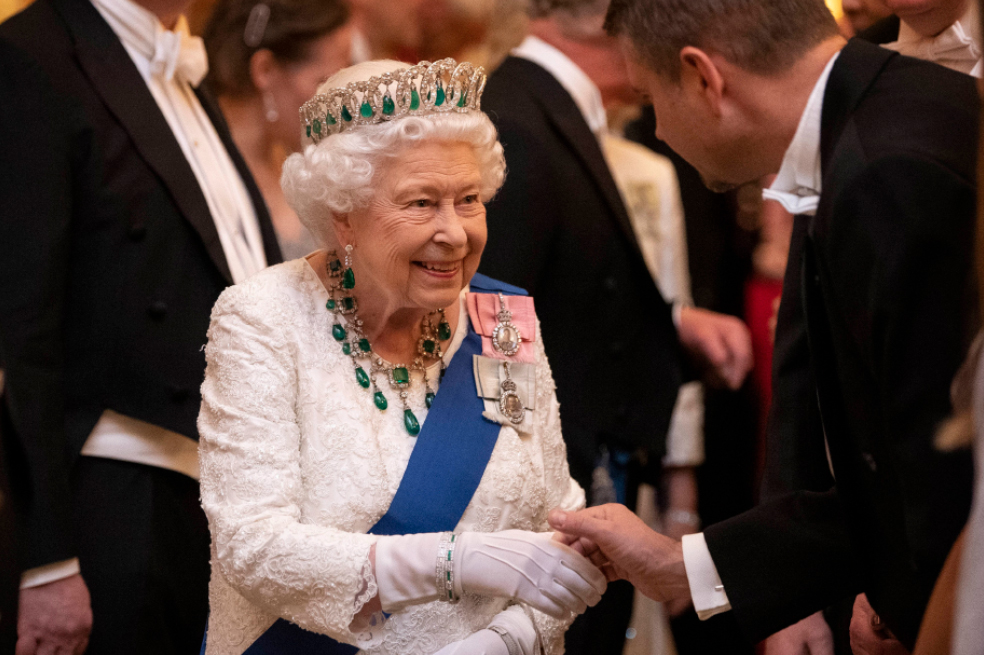 7 momentos memorables de la Reina Isabel en la Corona