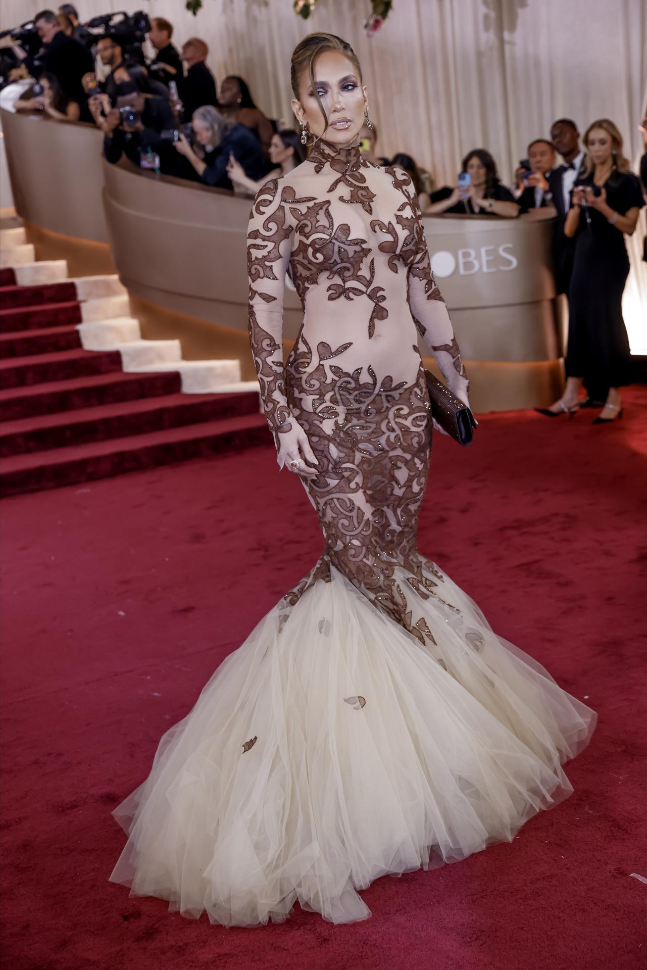 BEVERLY HILLS (United States), 12/01/2026.- US singer and songwriter Jennifer Lopez arrives for the 83rd annual Golden Globe Awards ceremony at the Beverly Hilton Hotel in Beverly Hills, California, USA, 11 January 2026. Artists in various film and television categories are awarded Golden Globes by the Hollywood Foreign Press Association. EFE/EPA/JILL CONNELLY
